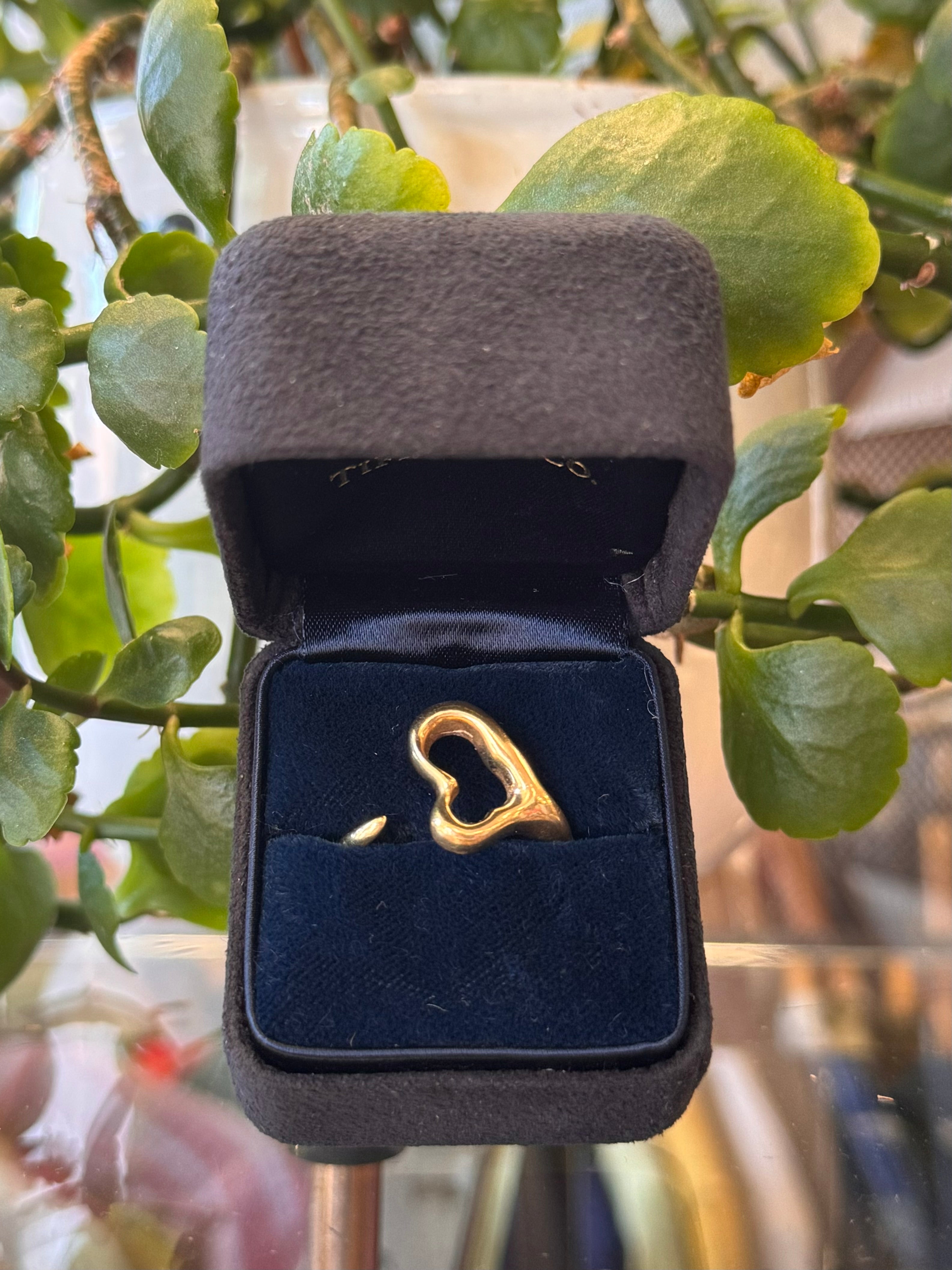 TIFFANY & CO. 18k Yellow Gold ‘Elsa Peretti’ Ring w/Case Sz. 8