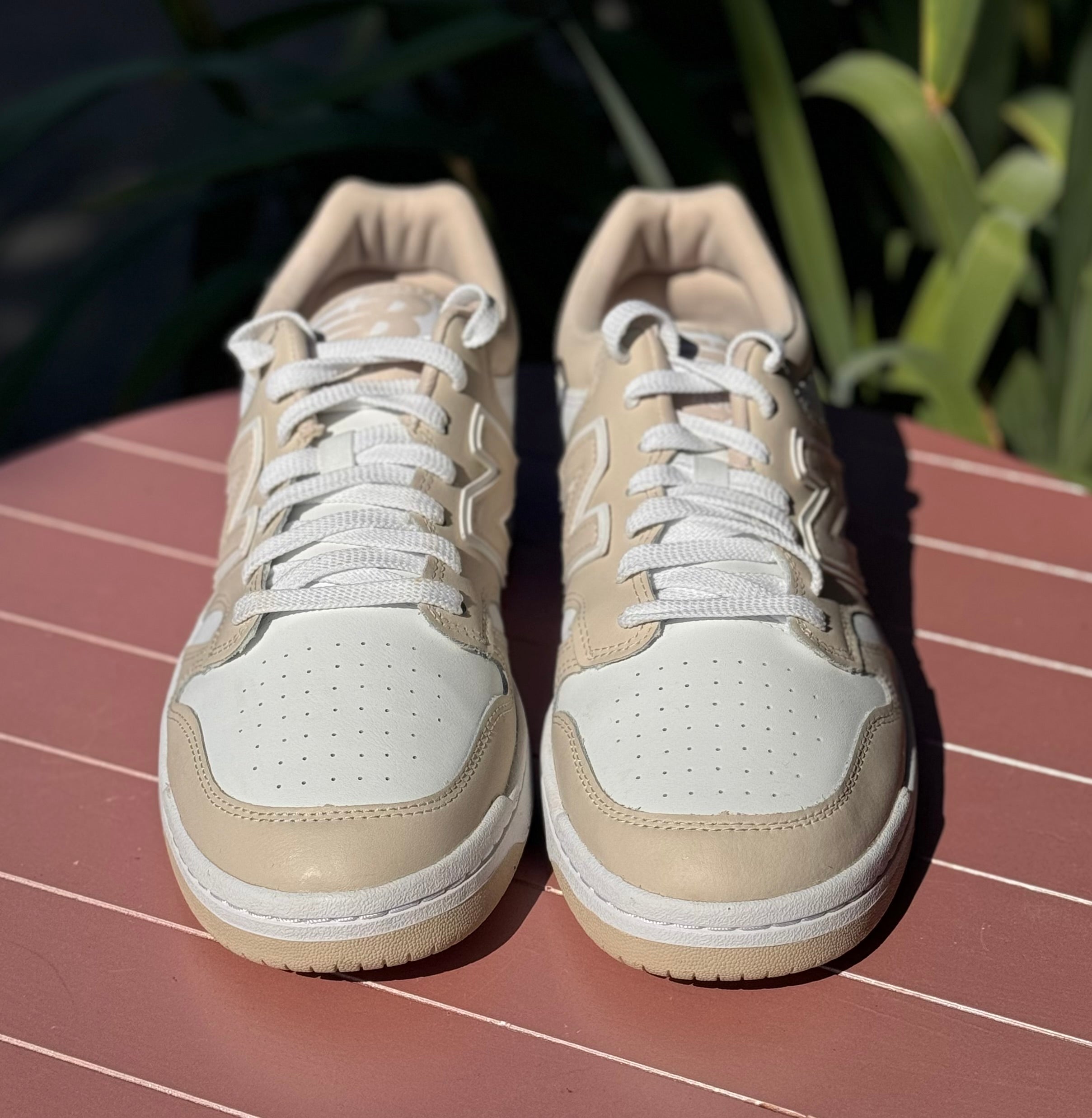 NEW BALANCE Men’s Cream & White Low Top Sneakers Sz. 11