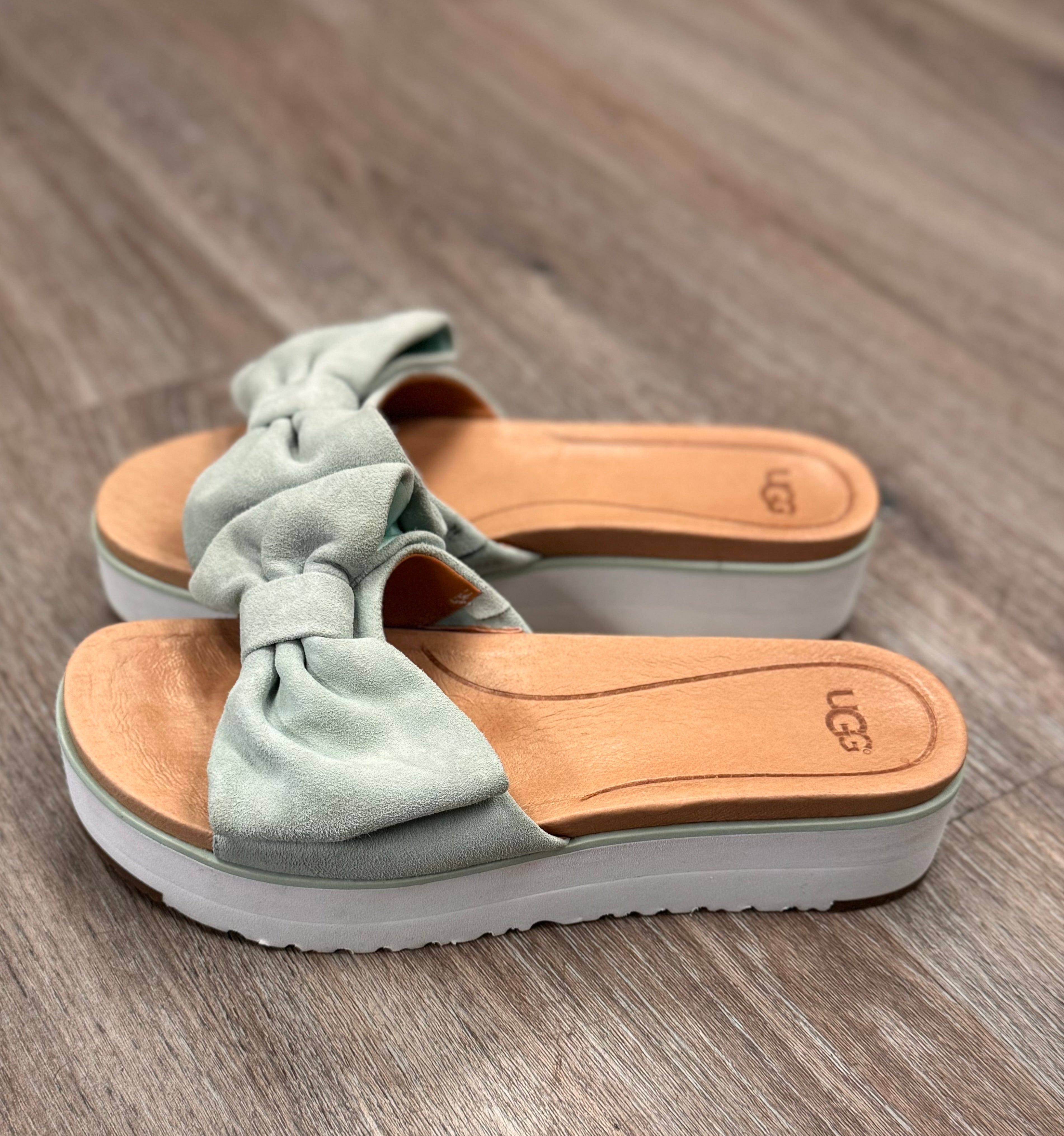 UGG Mint Suede Bow Platform Sandals Slides Sz. 8