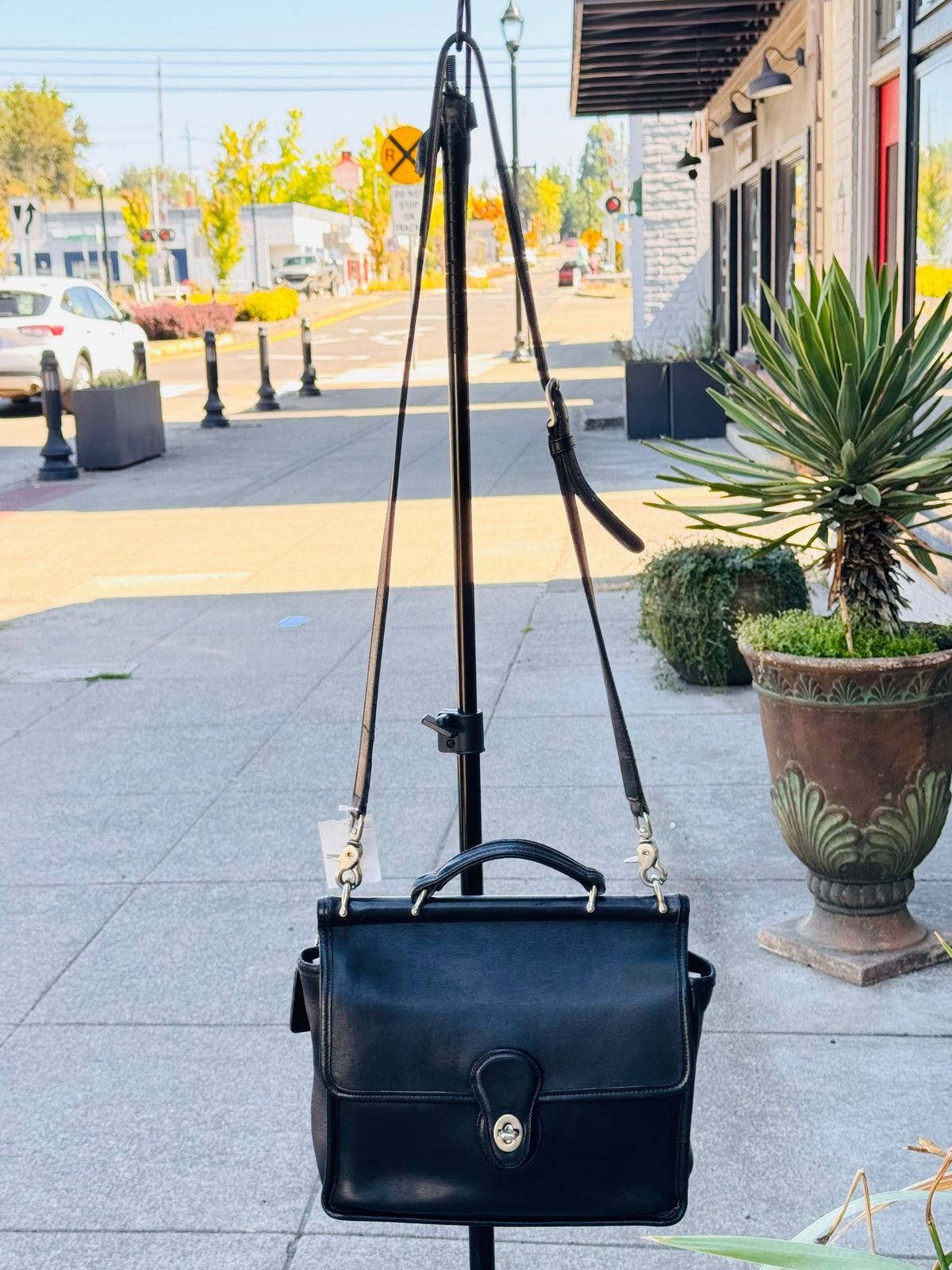COACH Black Leather Turn Lock 90s Vintage Messenger Bag