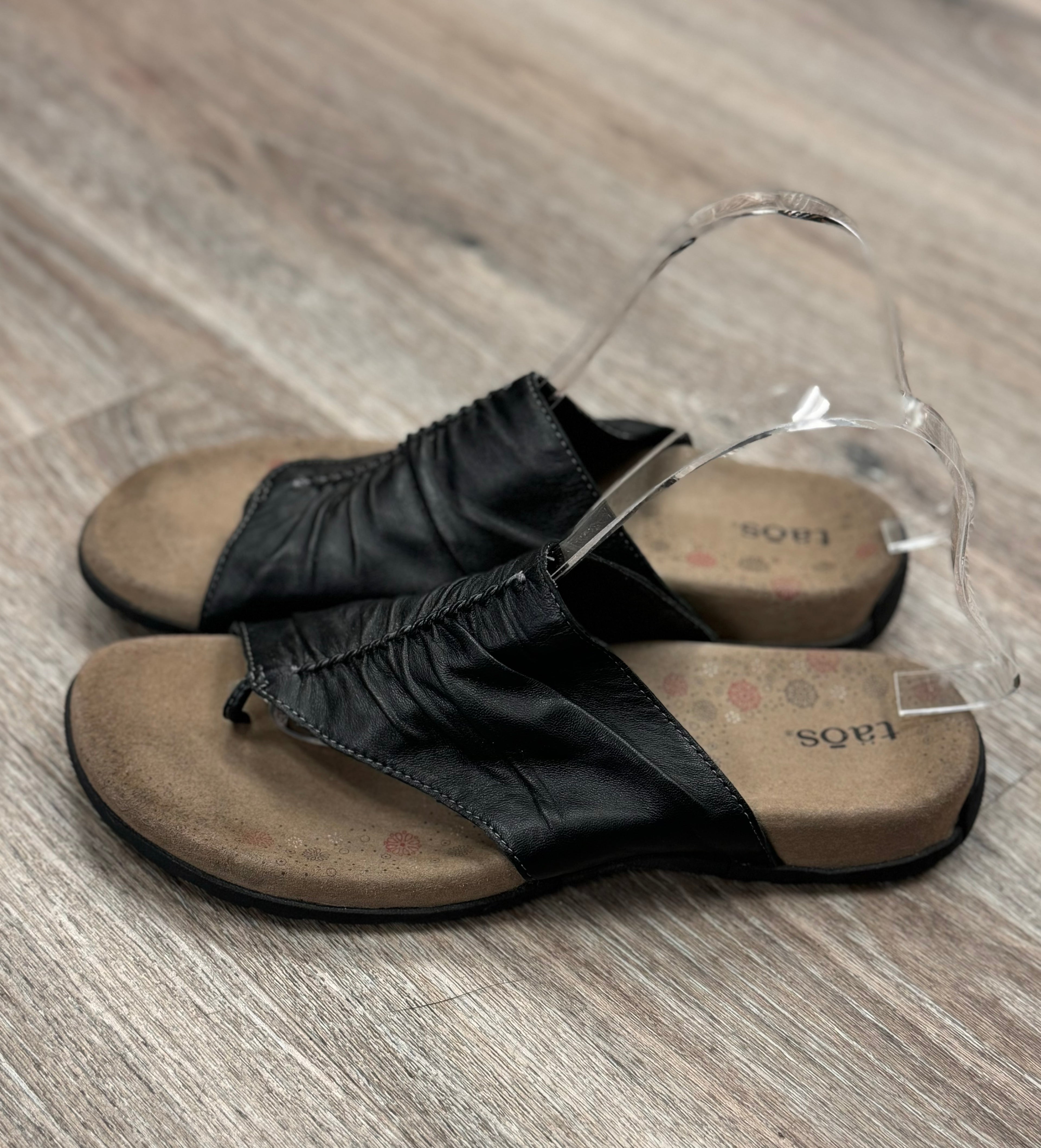 taos Gift 2 Leather Sandals Sz. 9