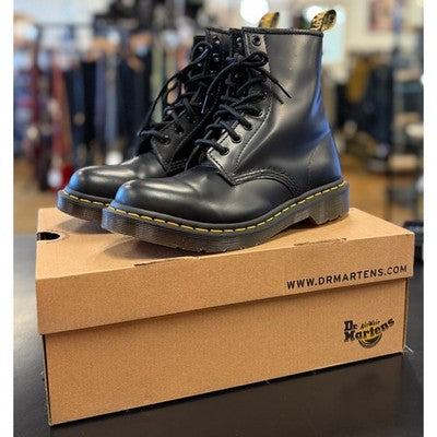 Dr. Martens Black Sz. 8 1460 W 8 Eyelet Leather Combat Boots New w/ Bo
