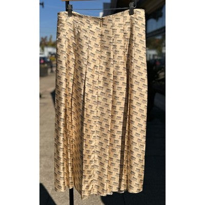 SOLD! GUCCI 2017 Ivory Signature Logo Jacquard Pleated 100% Silk Midi Skirt Sz. 46