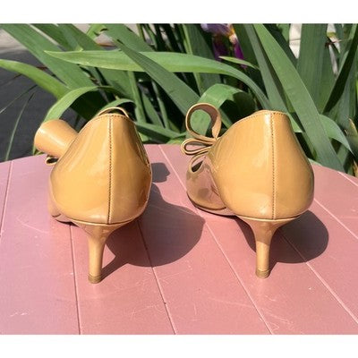 VALENTINO Couture Tan Patent Leather Bow Accent Heels w/box Sz. 38 1/2