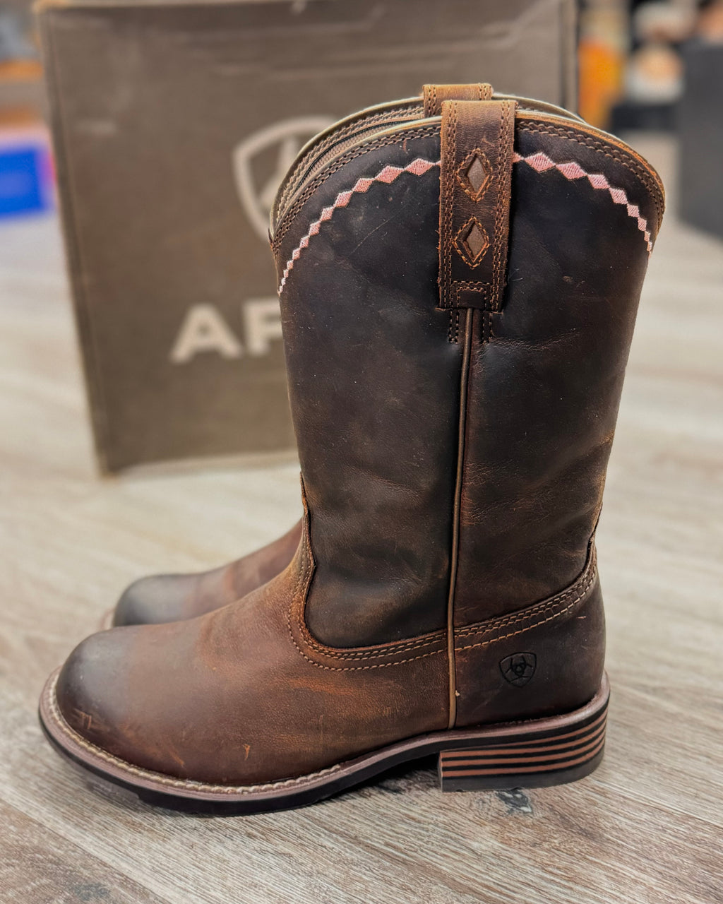 ARIAT Brown Leather Unbridled Roper Western Boots Sz. 8