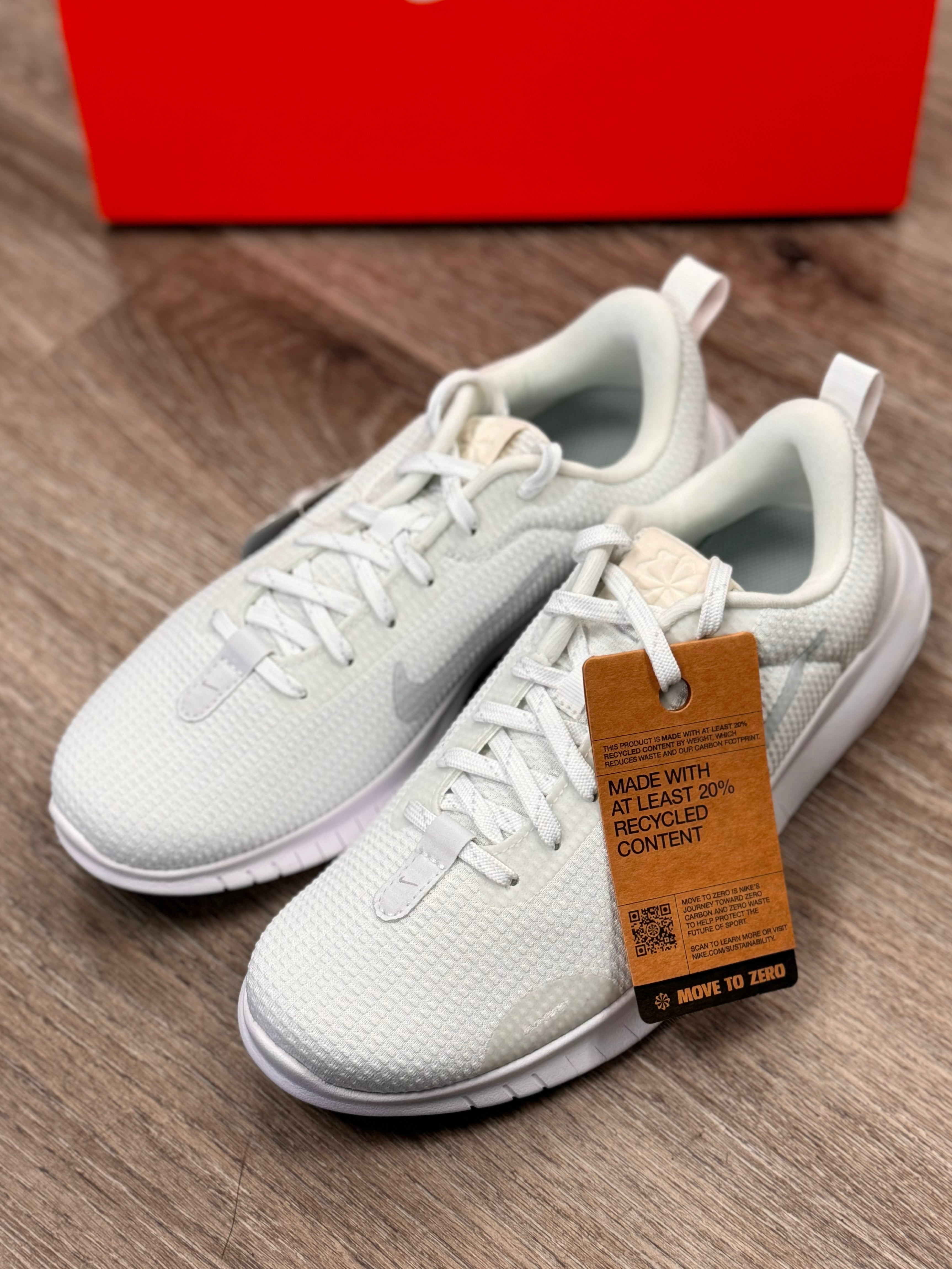 NIKE White Flex Experience Run 12 Shoes Sz. 8 W