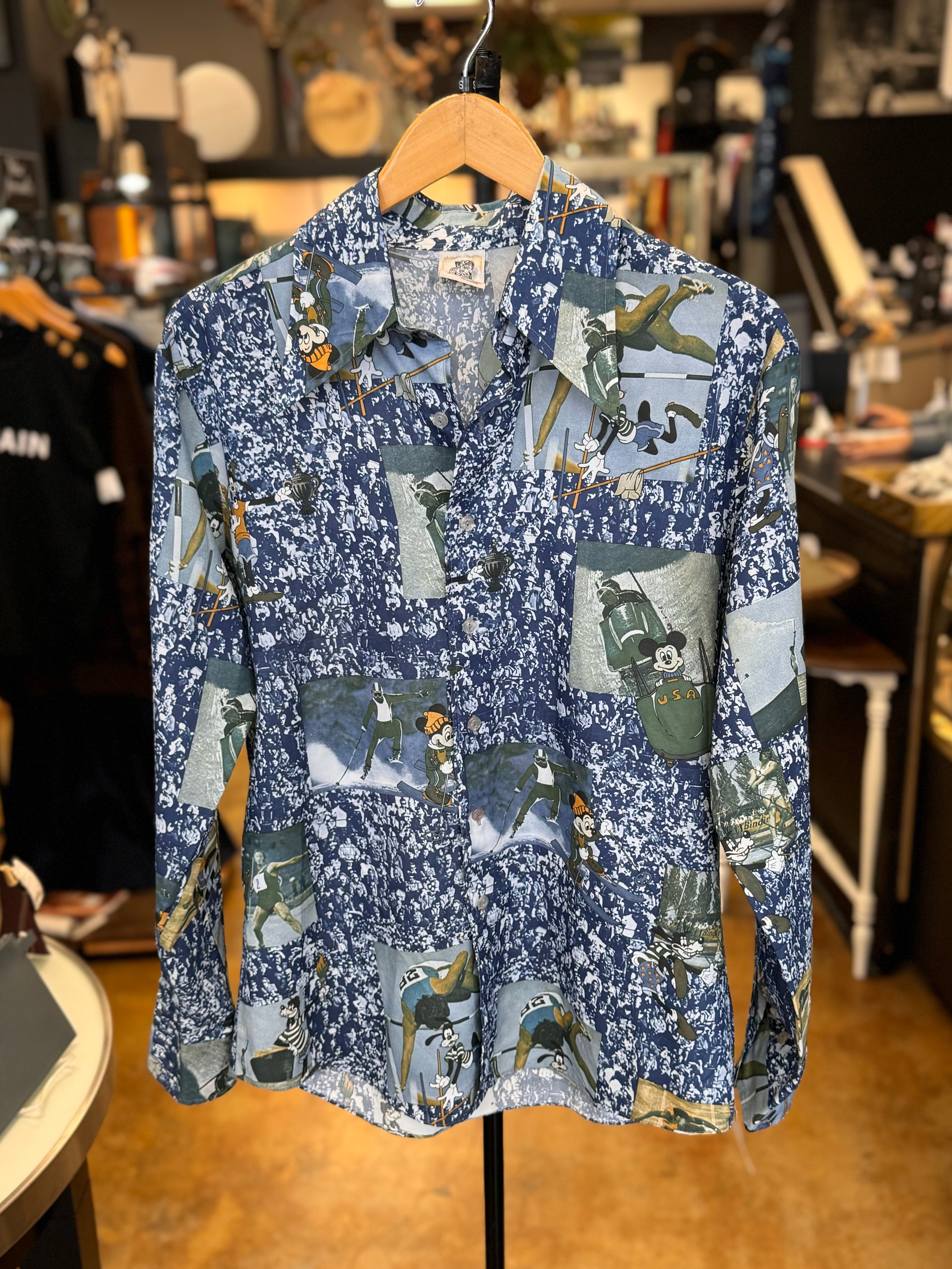 Vintage 1970’s Men’s Kennington Disney Olympic Print Button-Up Shirt Large