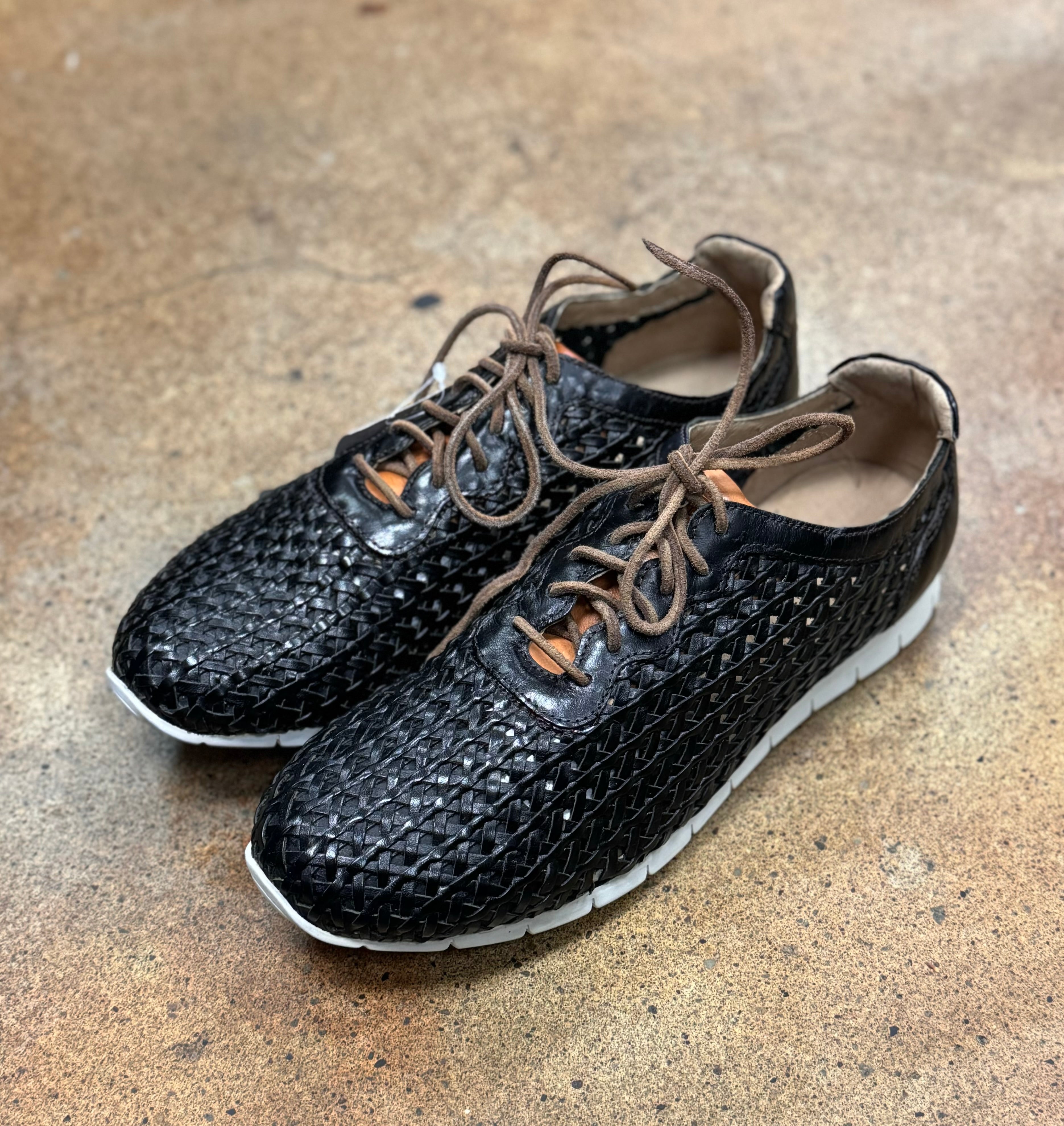DONALD PLINER Black Woven Leather Men’s Sneakers Sz. 10 1/2
