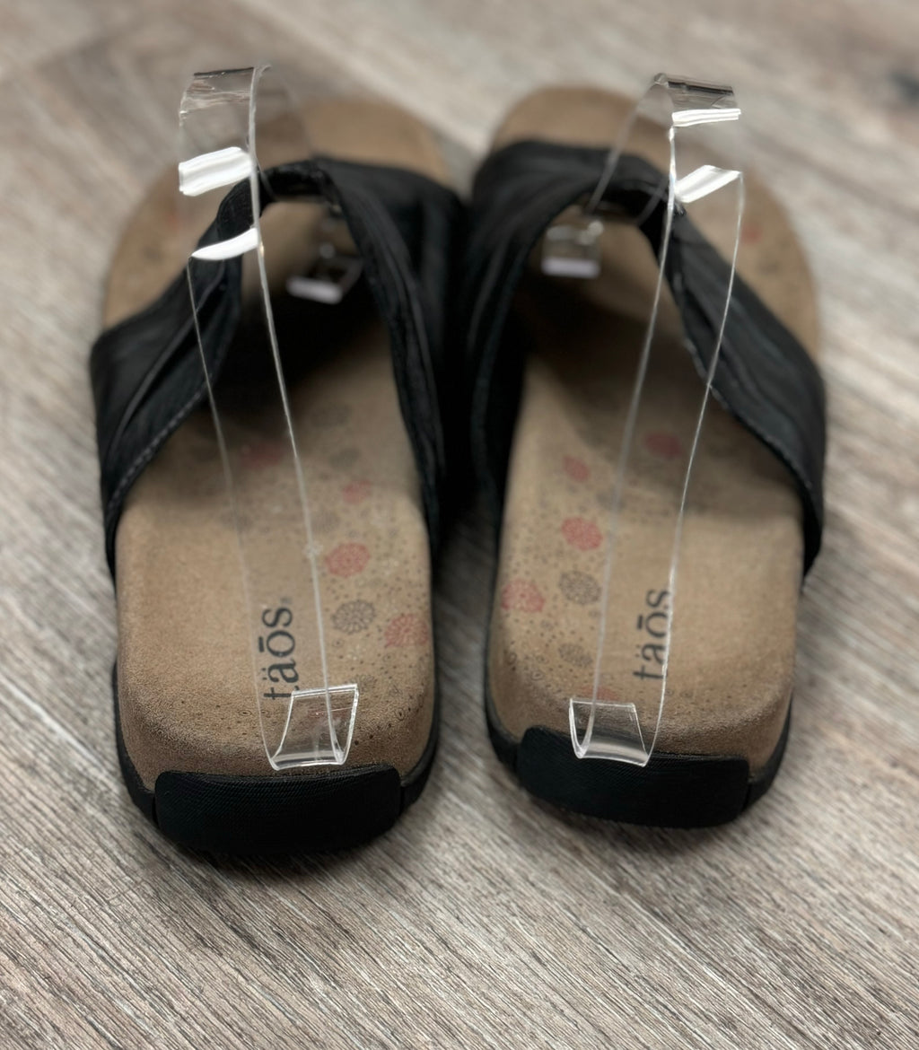 taos Gift 2 Leather Sandals Sz. 9