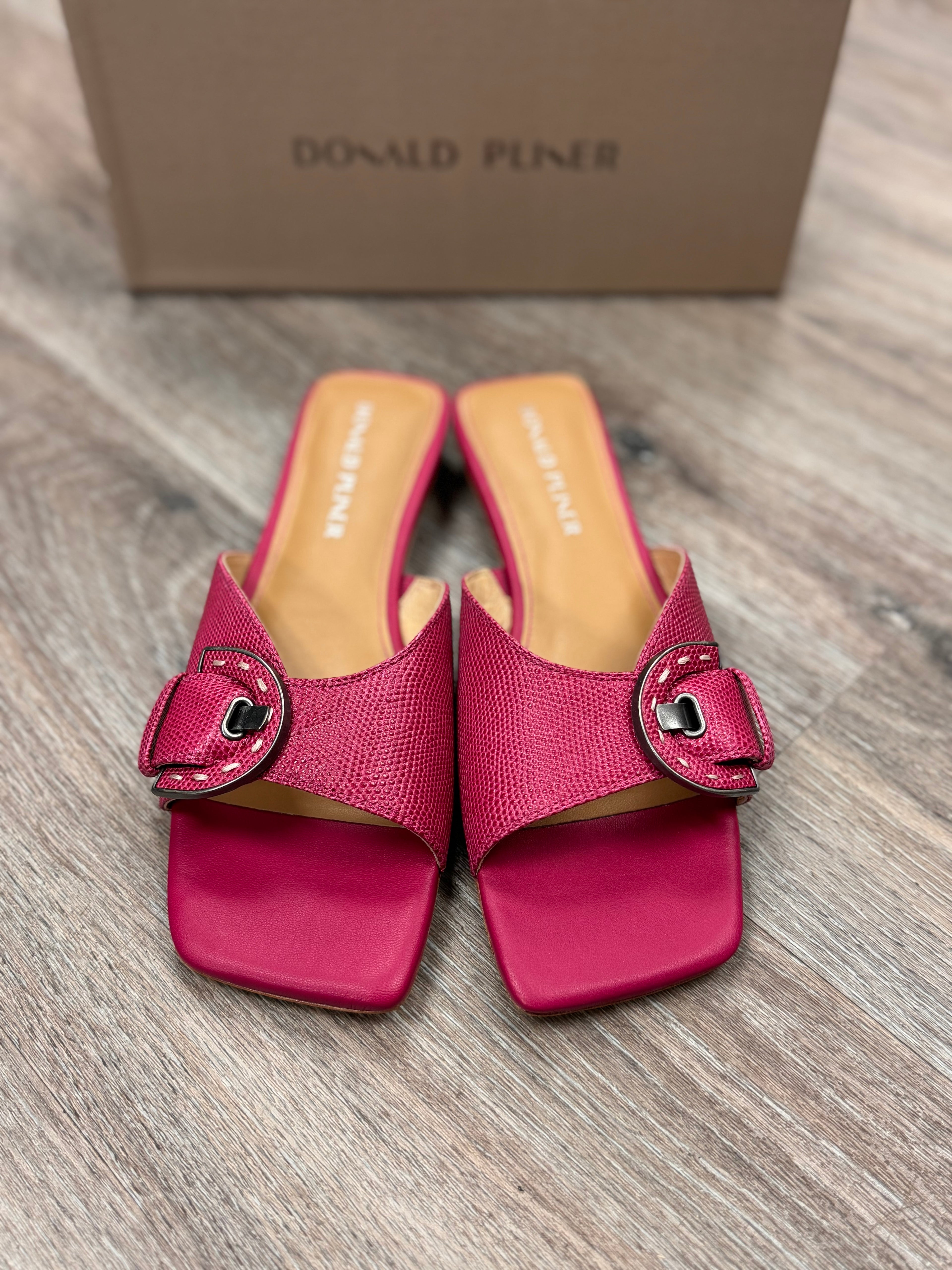 DONALD PLINER Pink Leather Tracie Lizard Print Sandals Sz. 8