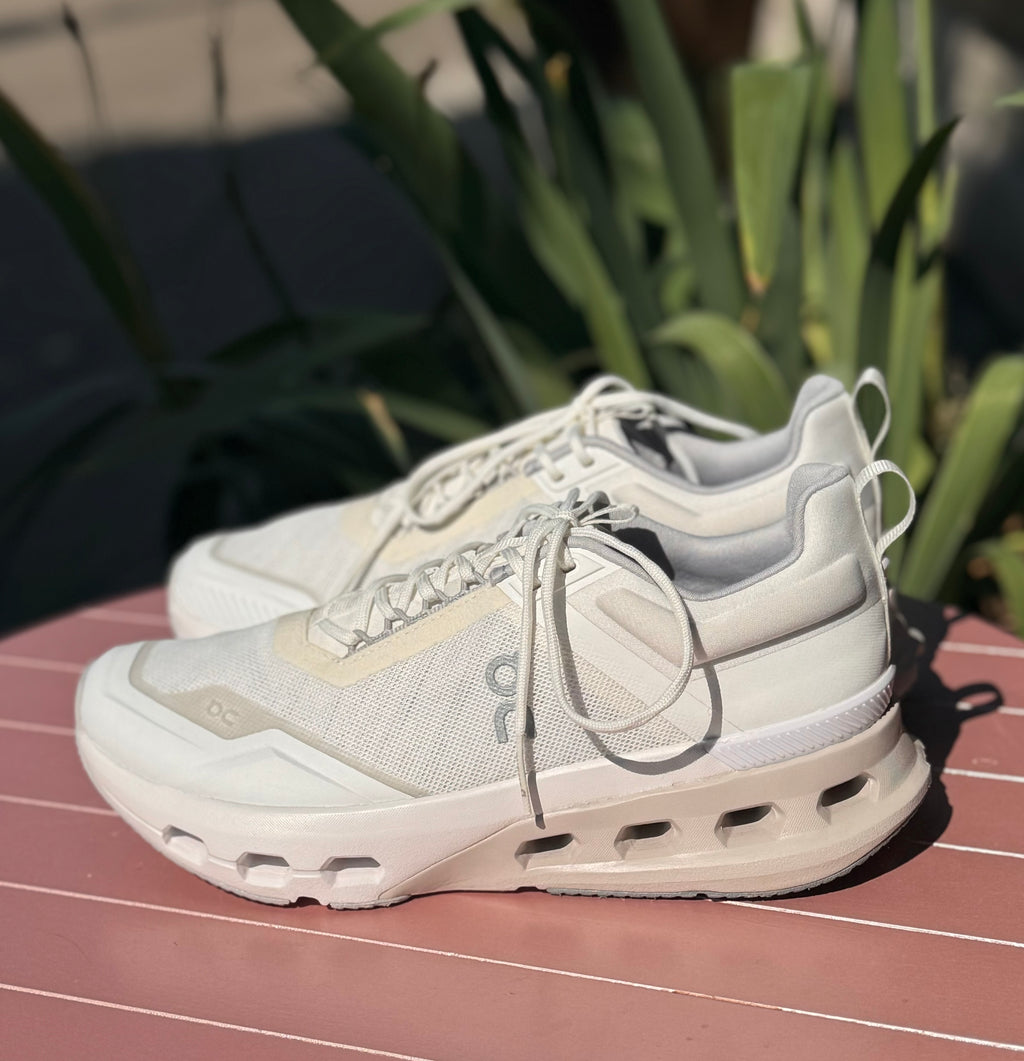 ON Cloud Cloudnova X White Sneakers Sz. 9