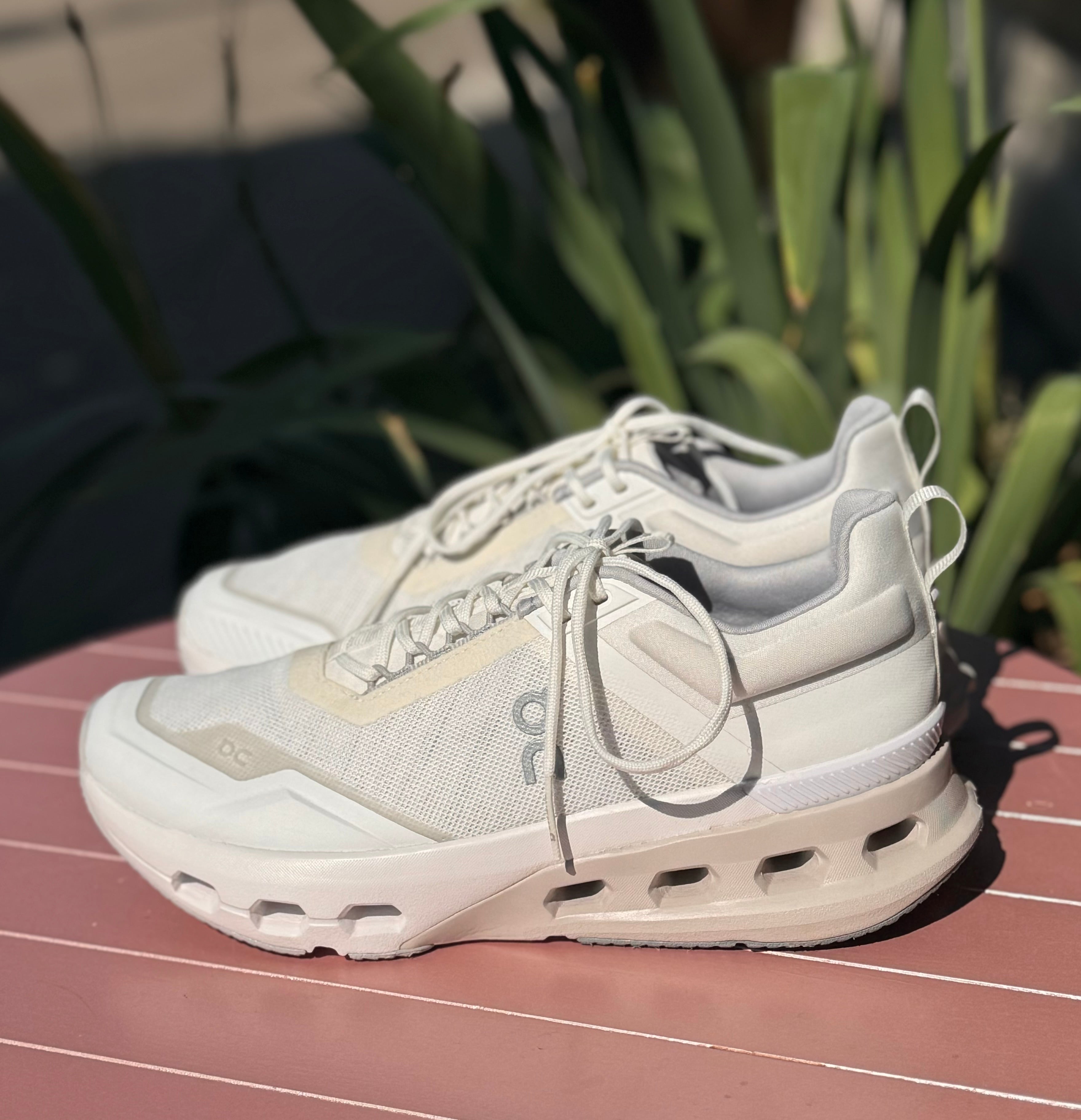 ON Cloud Cloudnova X White Sneakers Sz. 9