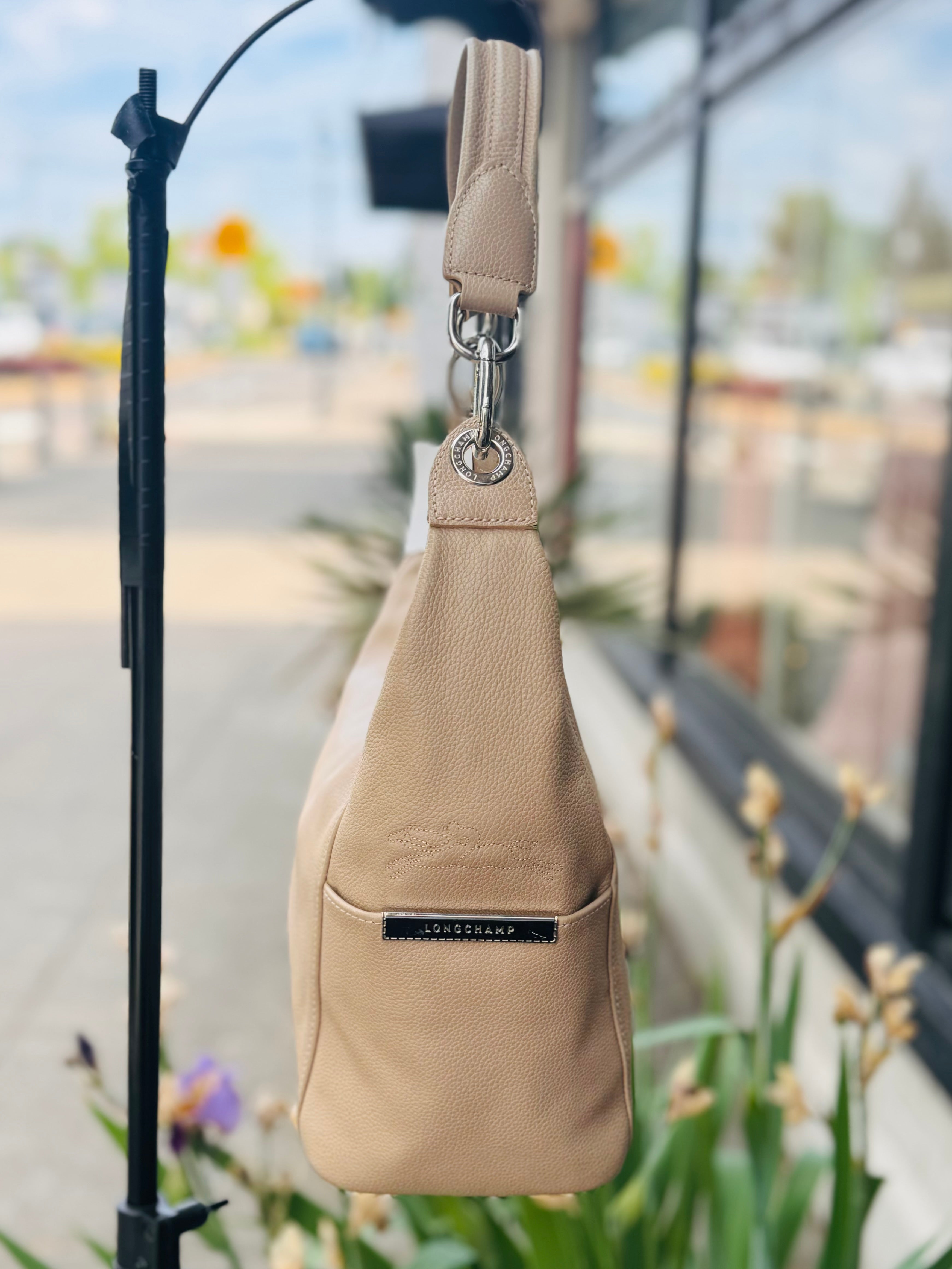 SOLD! LONGCHAMP Tan Pebbled Leather Veau Foulonne Hobo Shoulder Bag
