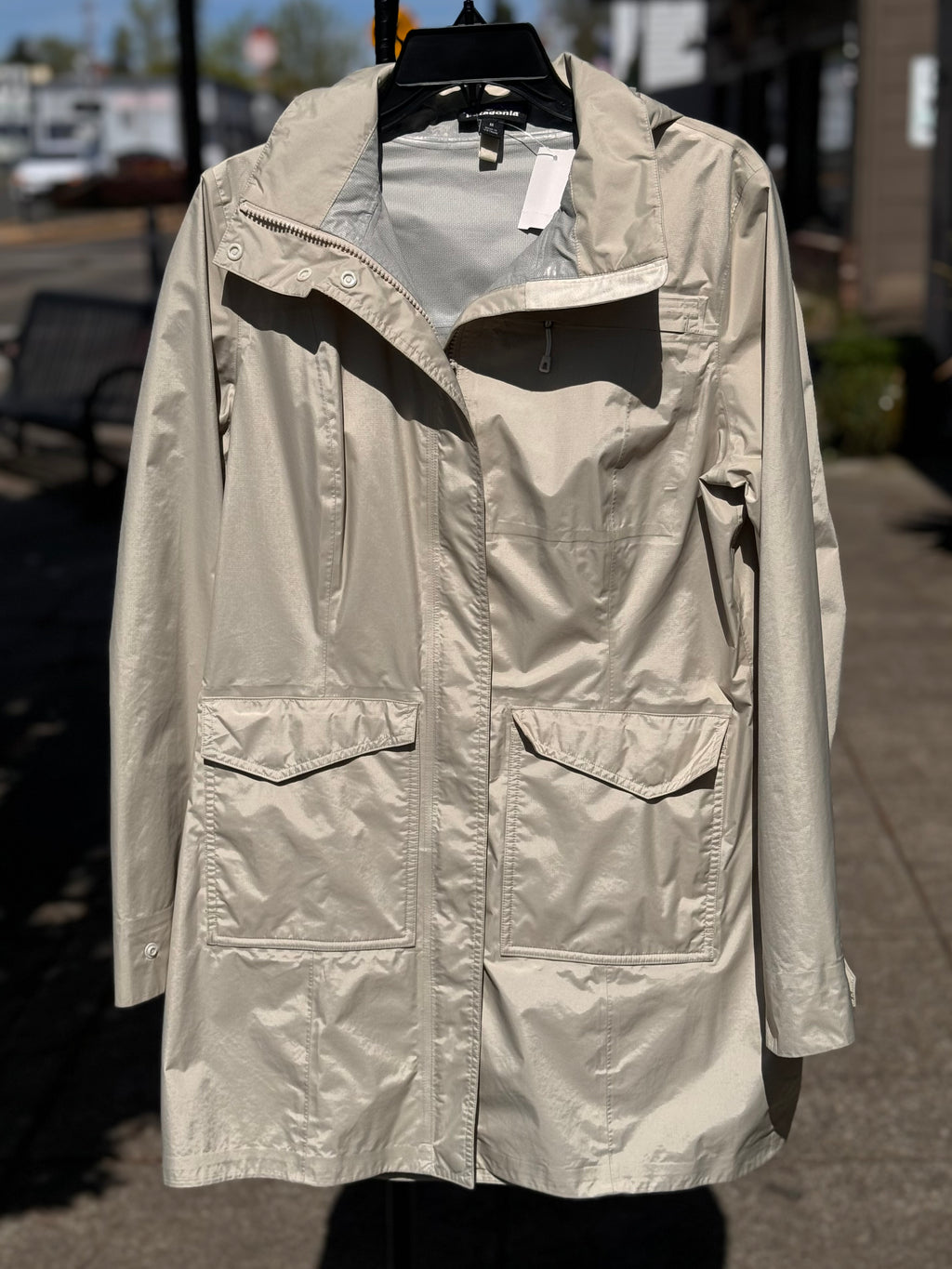 Patagonia Cream Torrent Shell Parka Waterproof Coat Medium