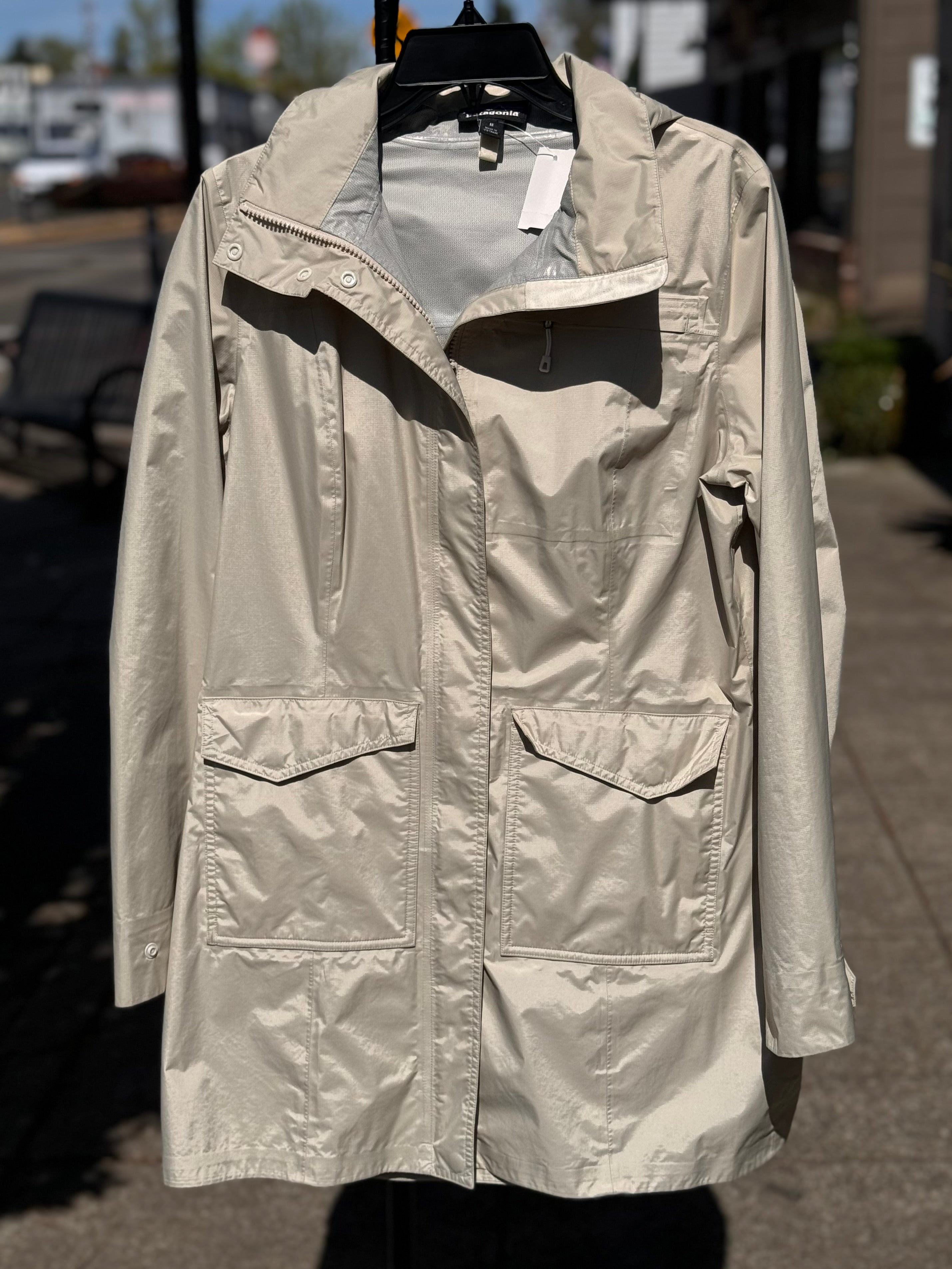 Patagonia Cream Torrent Shell Parka Waterproof Coat Medium