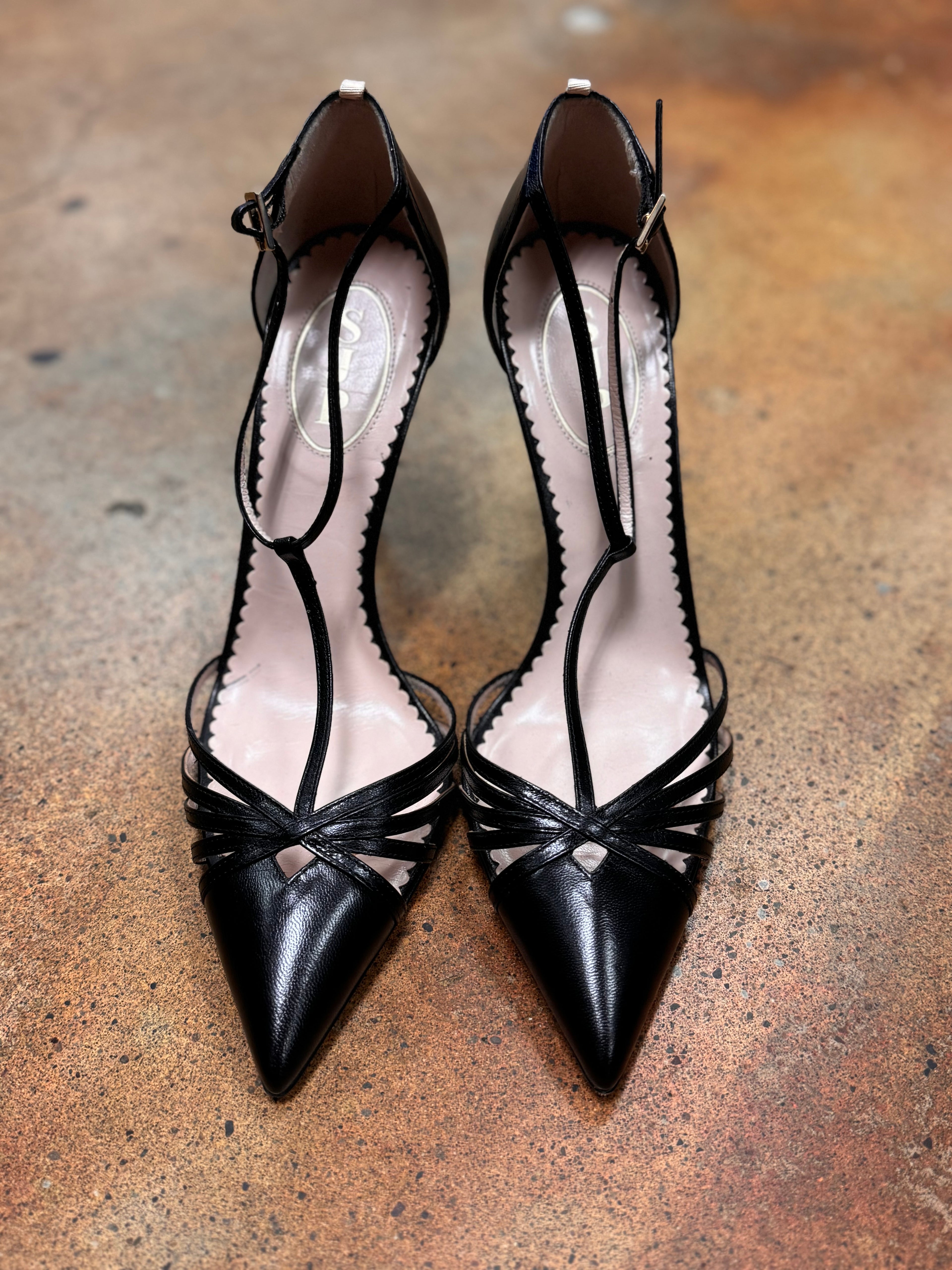 SJP Sarah Jessica Parker Black Carrie Leather T-Strap Sz. 40