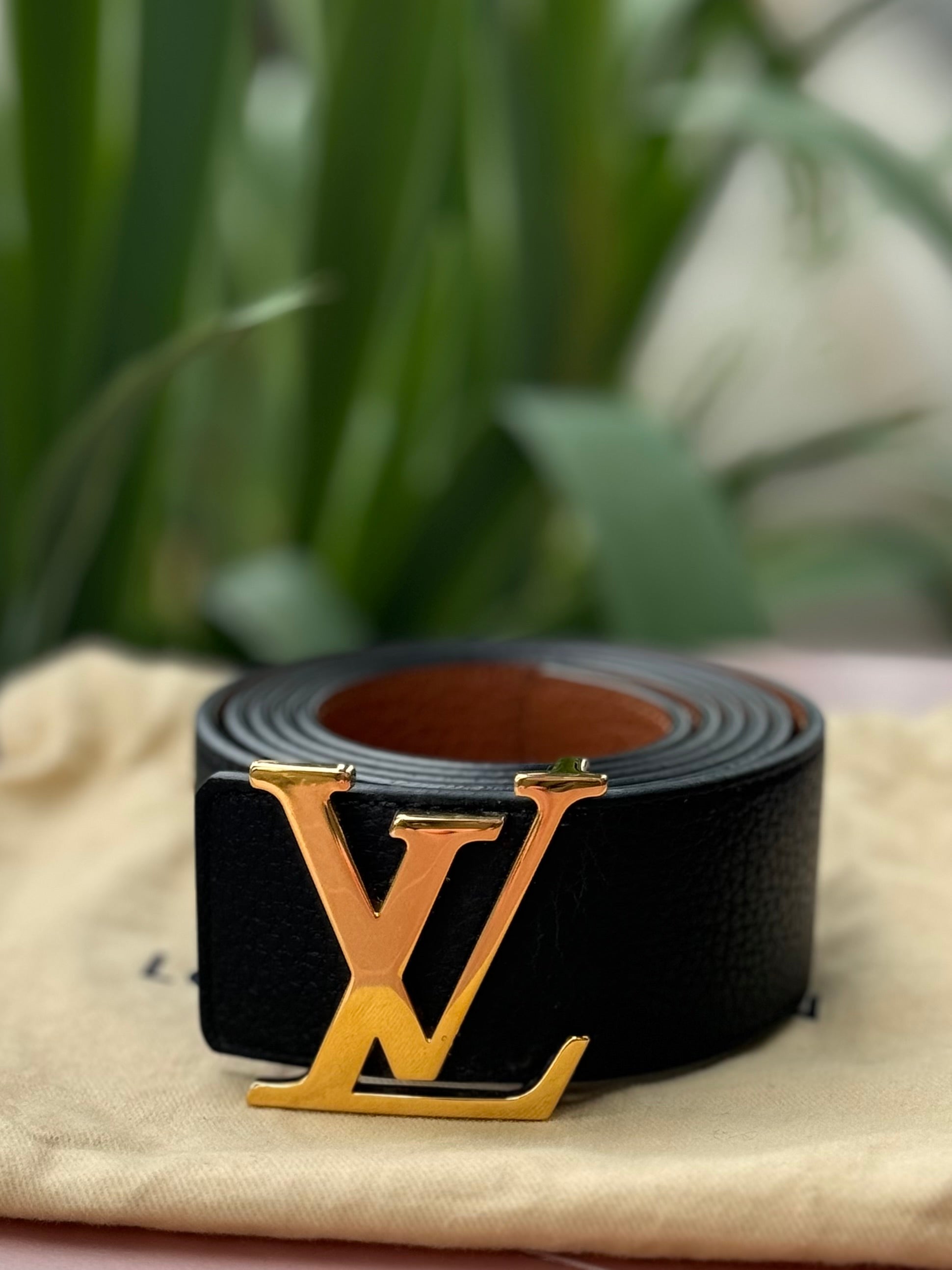 LOUIS VUITTON Black & Brown Leather Reversible LV Belt Sz. 44