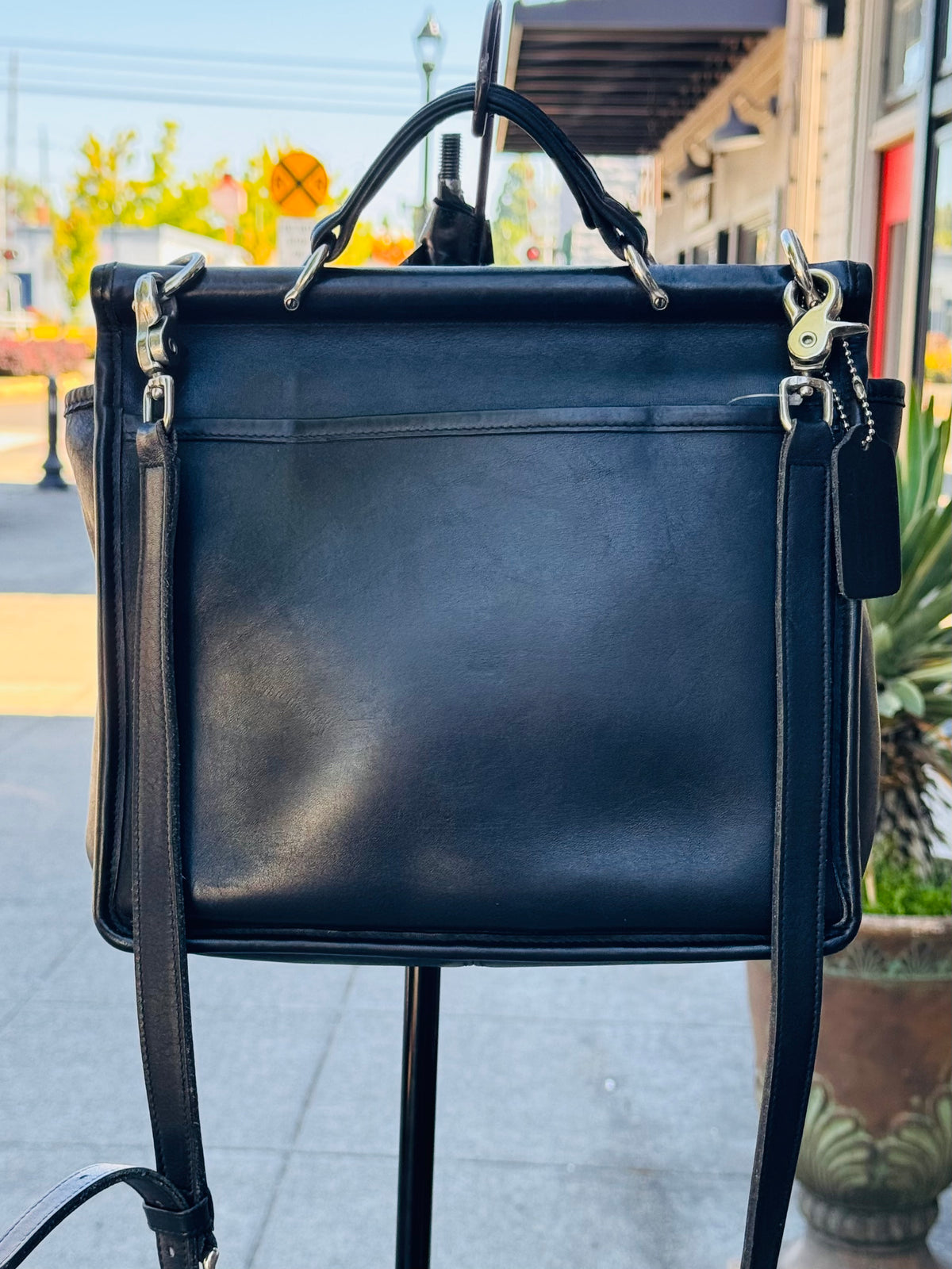 COACH Black Leather Turn Lock 90s Vintage Messenger Bag