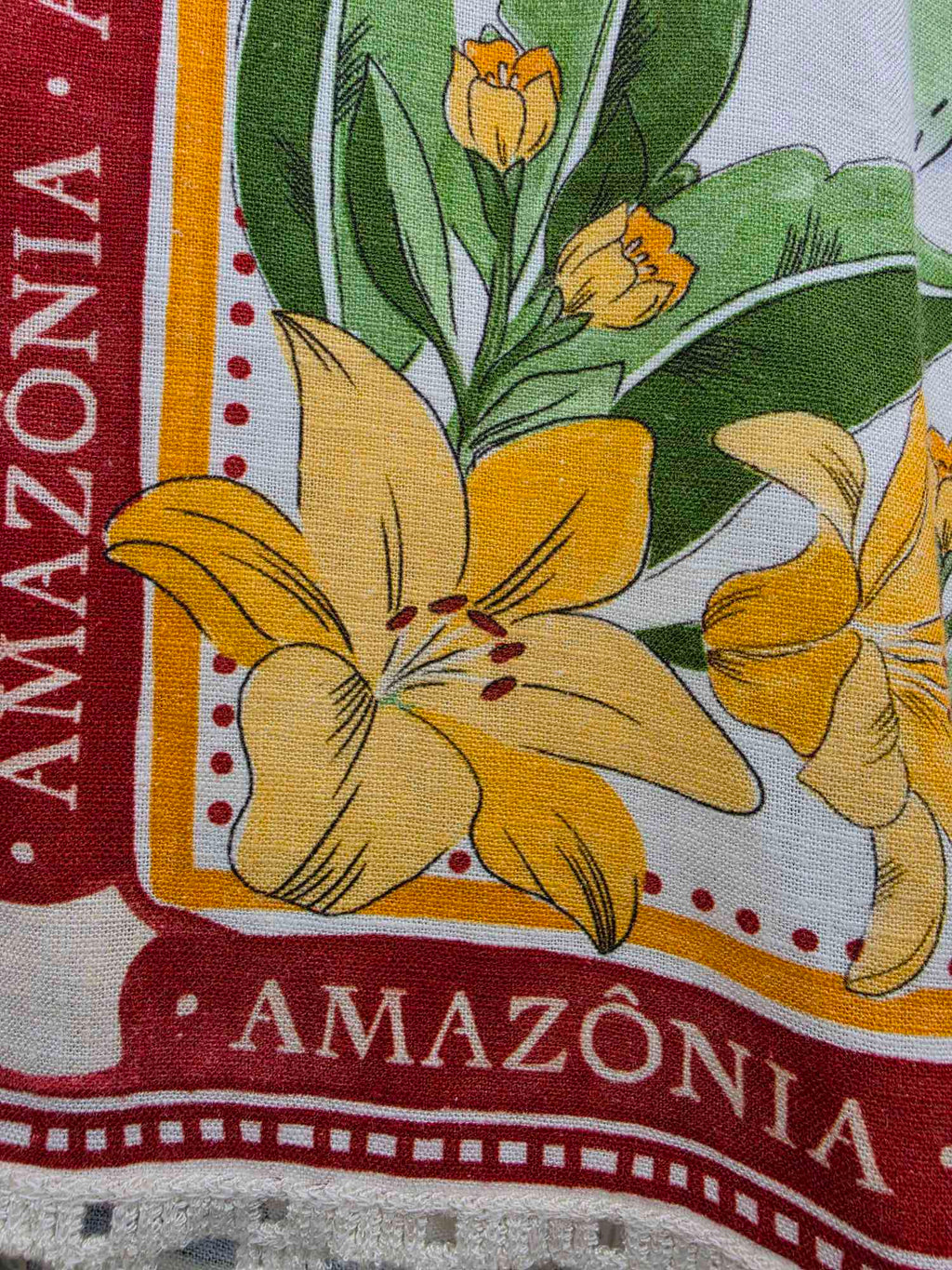 FARM RIO Tropical Destination Crochet Trim Top Medium