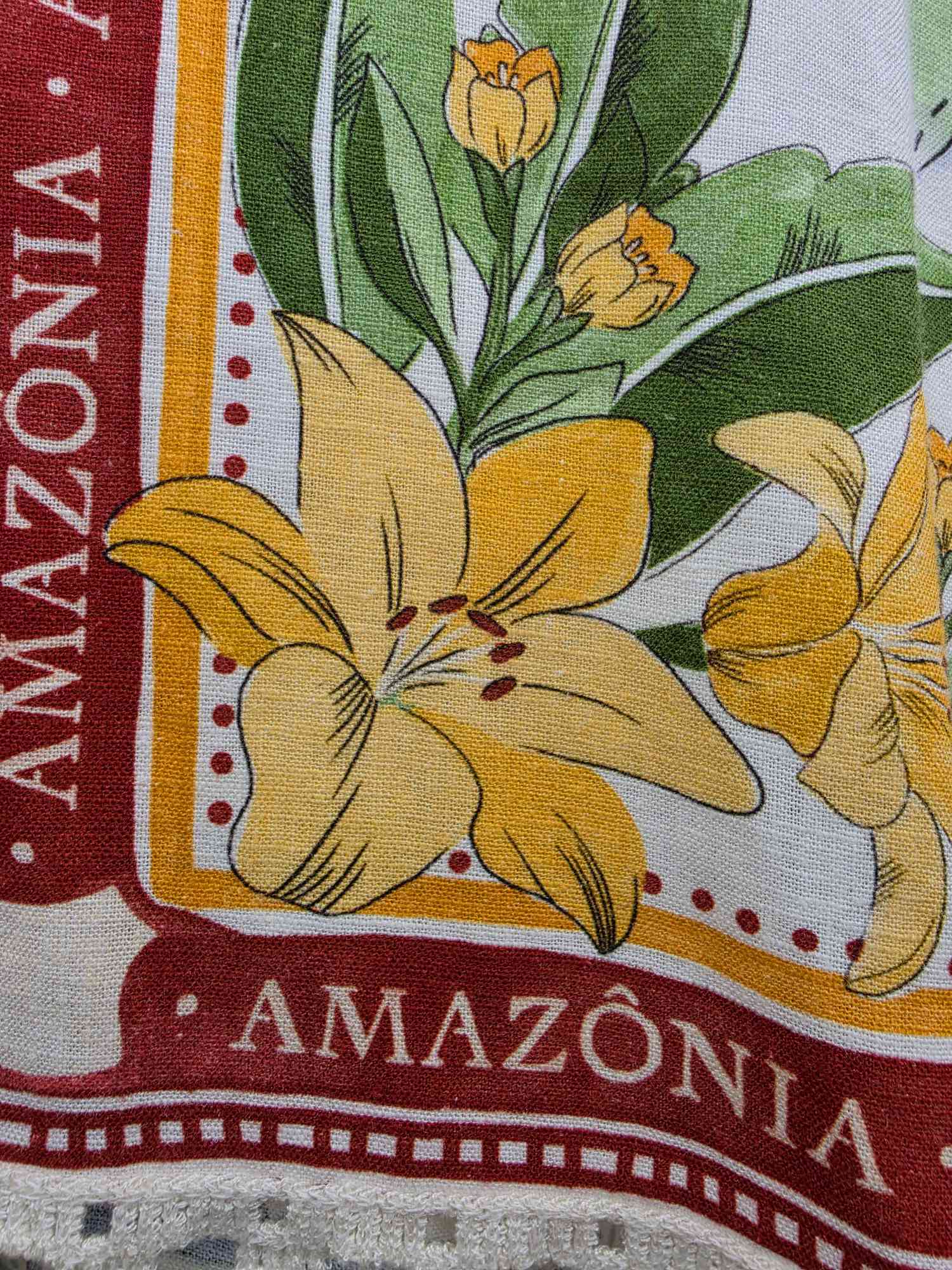 FARM RIO Tropical Destination Crochet Trim Top Medium