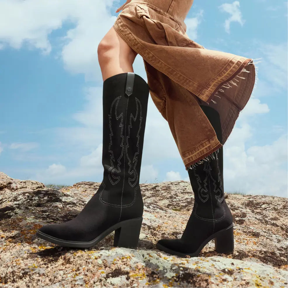 VIVAIA Willow Black Embroidered Western Boots (New w/box) Sz. 8 1/2