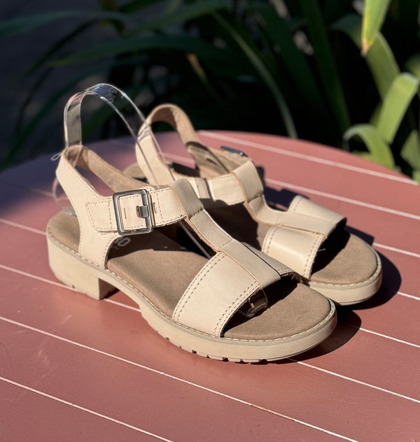munro Mel Leather Slingback Sandals Sz. 7