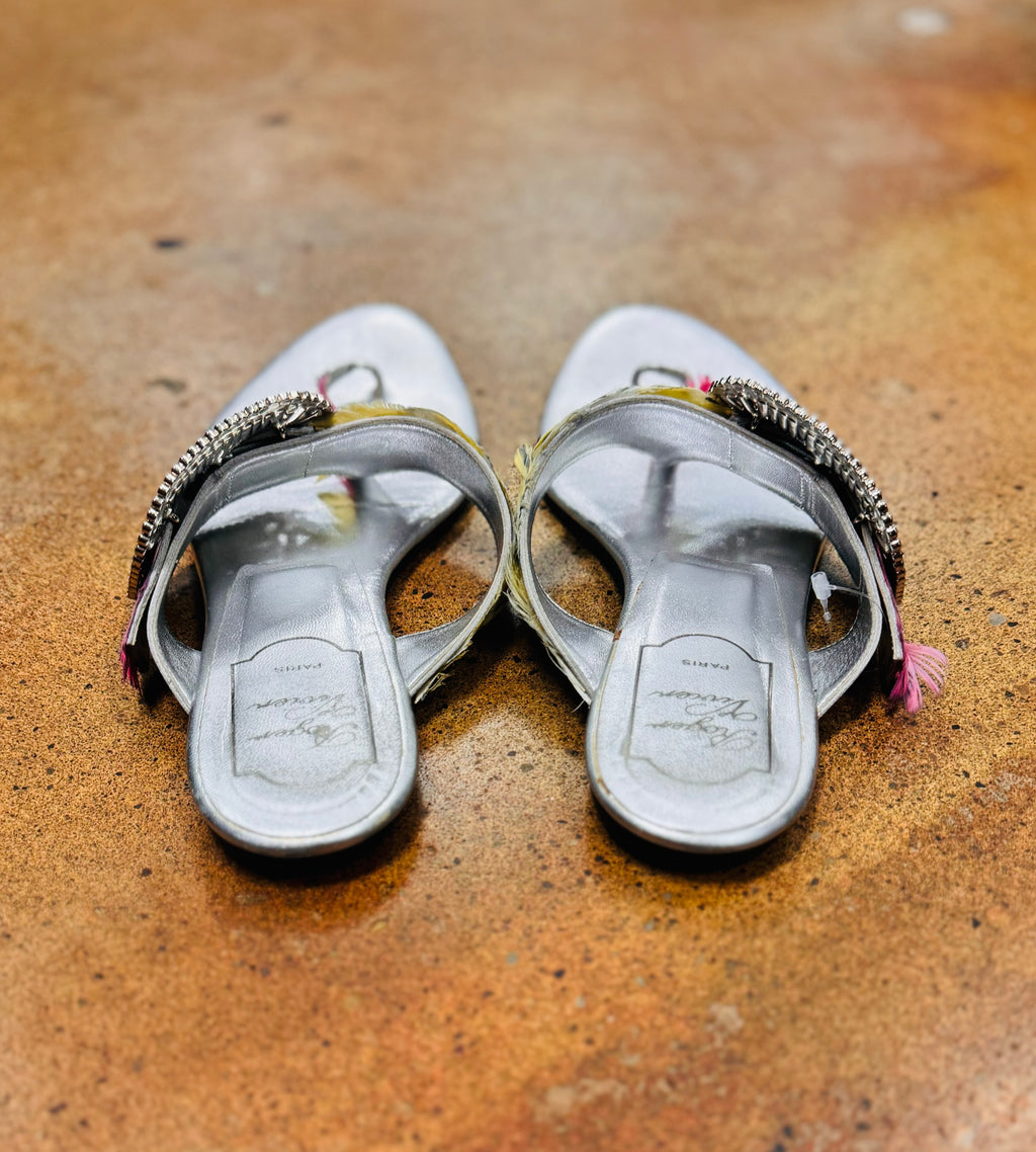 Roger Vivier Silver Crystal Buckle Feather Accent Thong Sandals Sz. 6 1/2