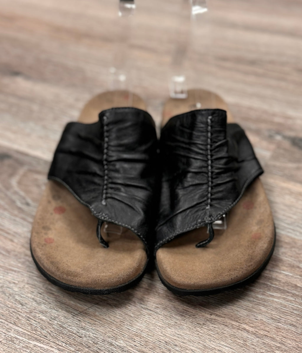 taos Gift 2 Leather Sandals Sz. 9