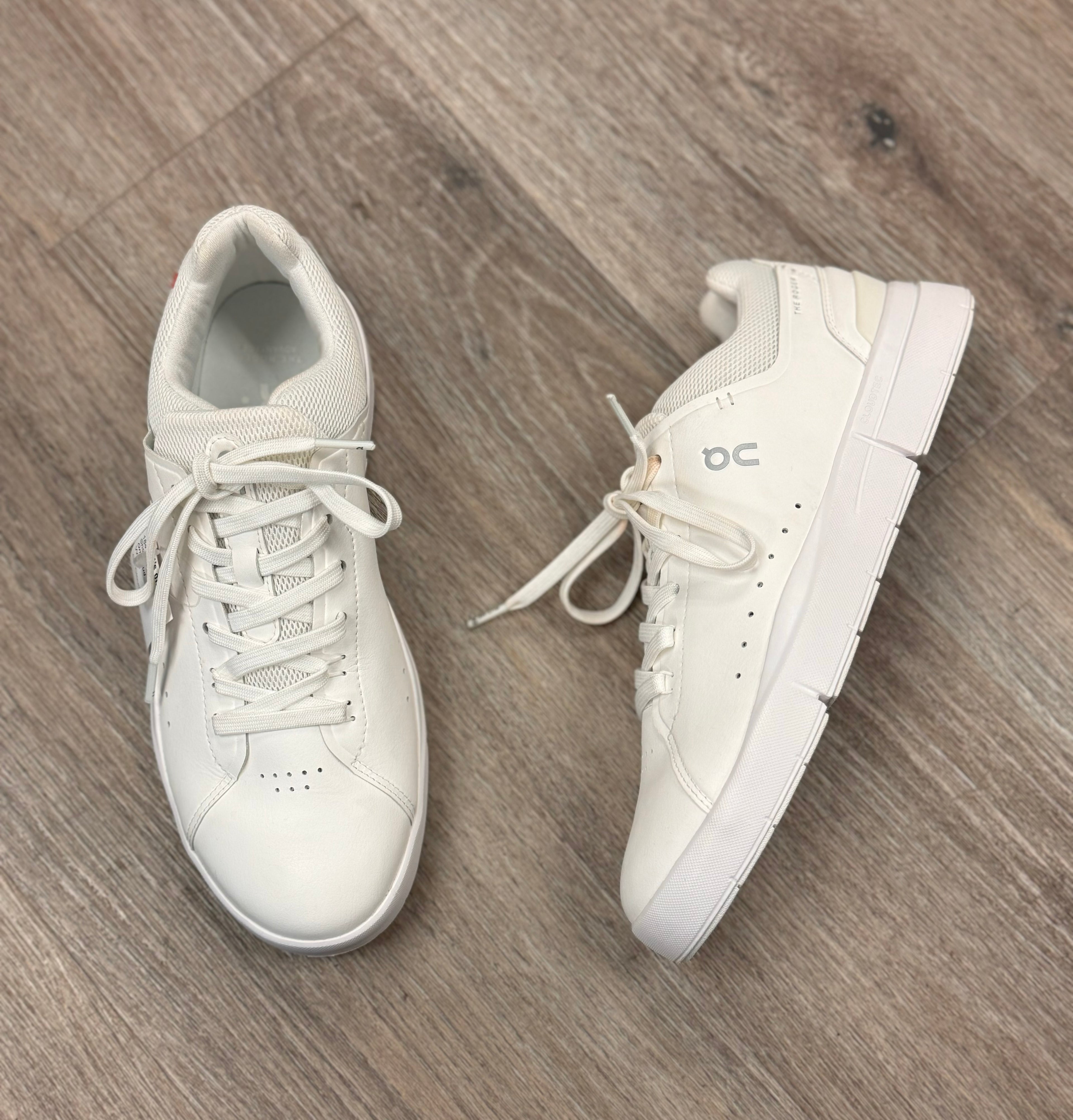 ON The Roger White Running Tennis Woman’s Shoes Sz. 10