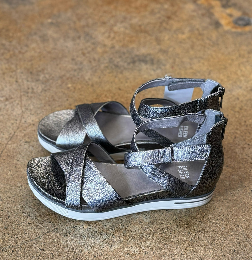 EILEEN FISHER Silver Leather Strappy Sally Sandals Sz. 8