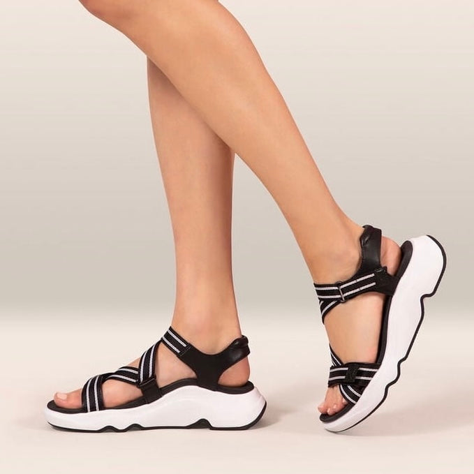 aetrex Black & White Marz Water Friendly Sandals Sz. 9 / 9 1/2