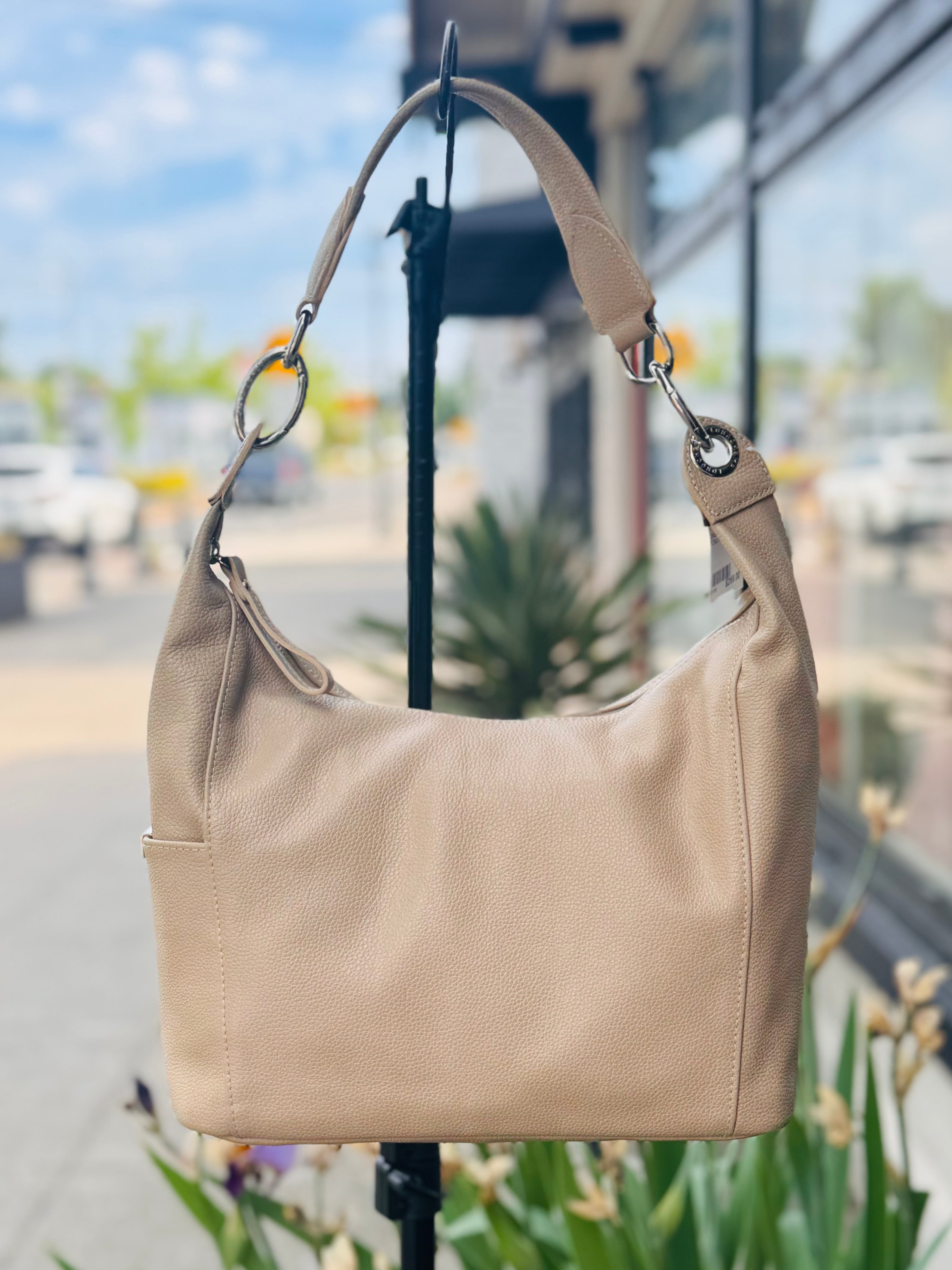 SOLD! LONGCHAMP Tan Pebbled Leather Veau Foulonne Hobo Shoulder Bag