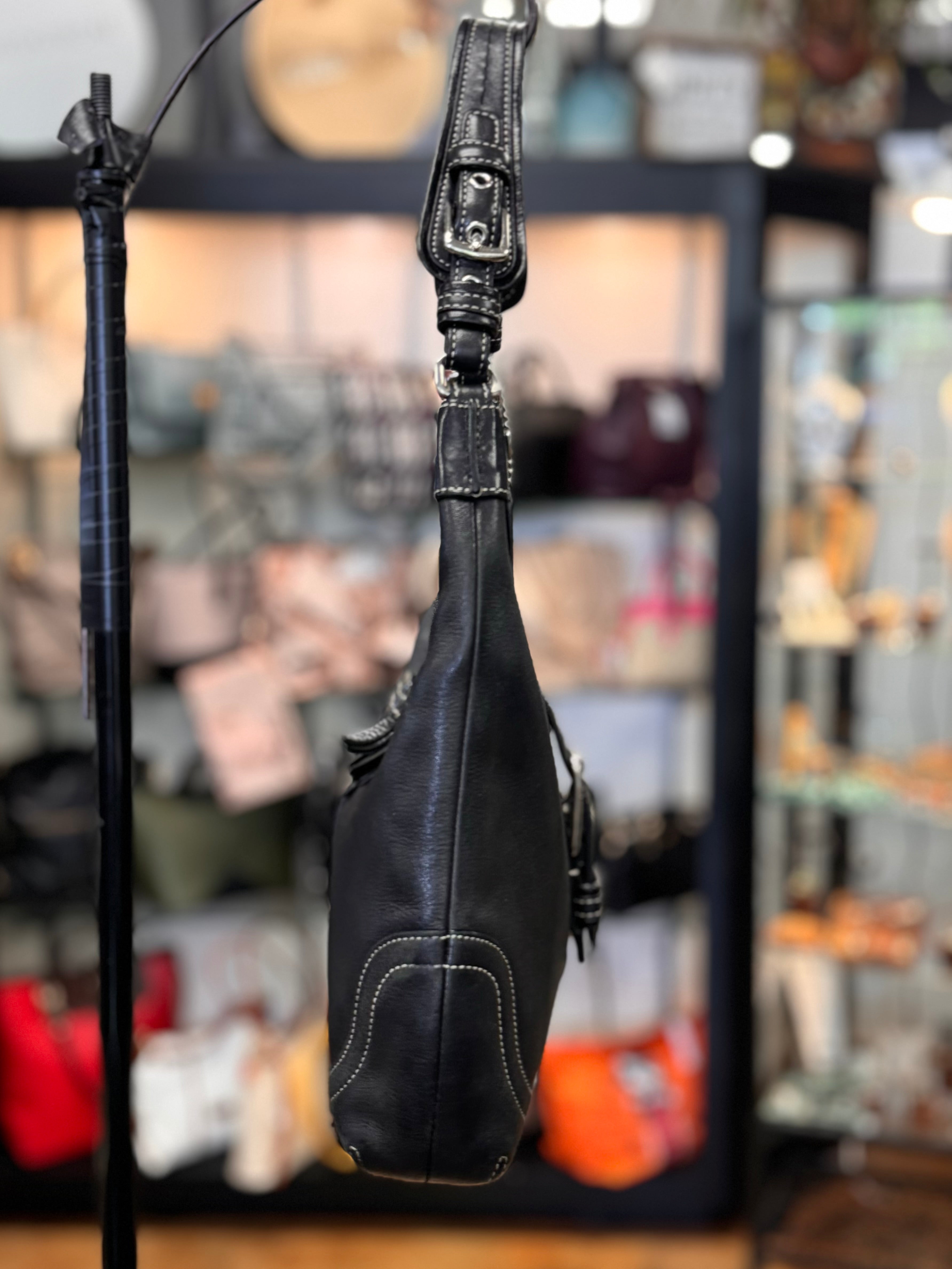 Vintage Y2K COACH  Hamptons Black Leather Buckle Shoulder Bag