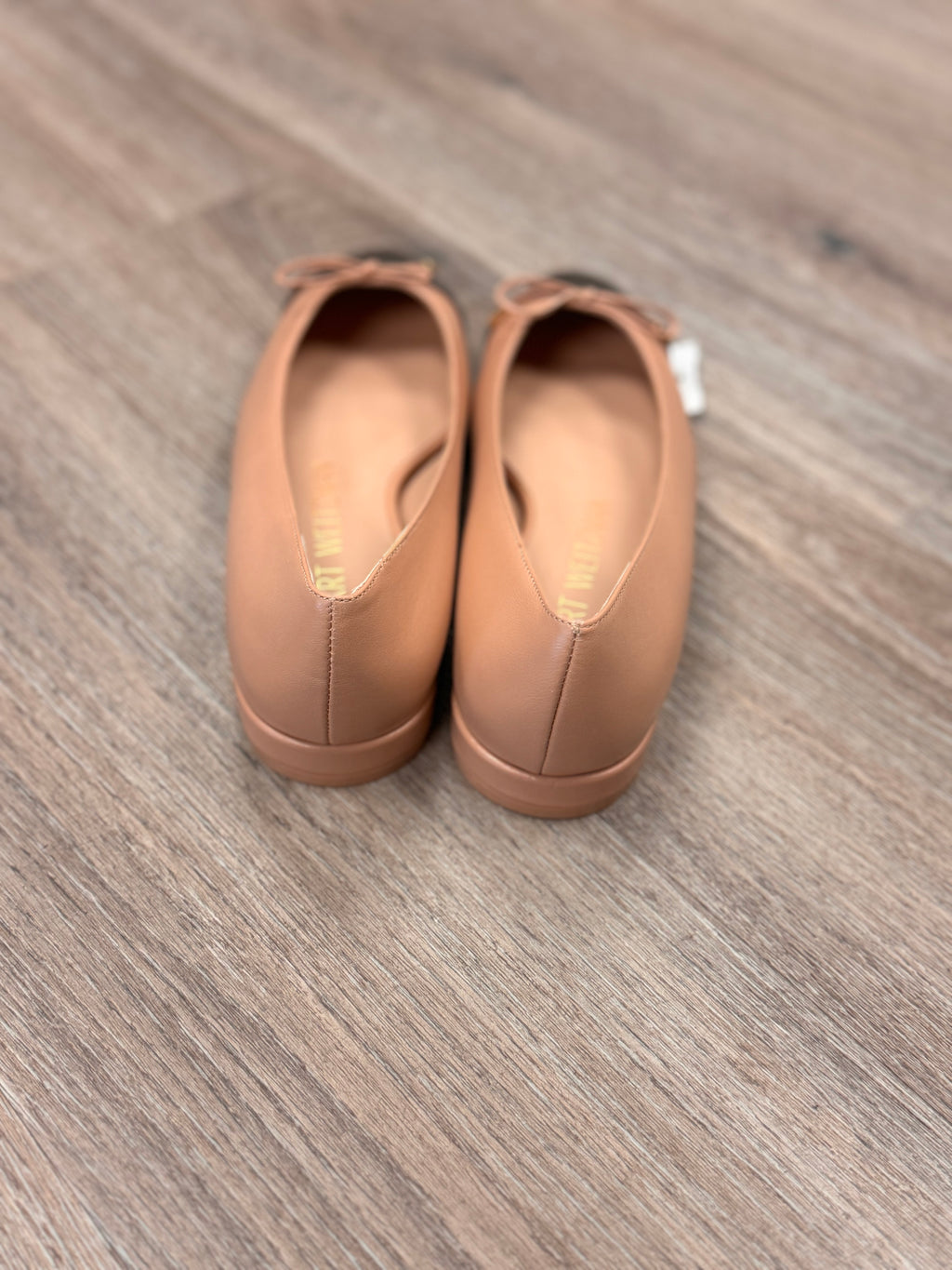 STUART WEITZMAN Tan & Black Patent Leather Cap Toe Ballet Flats Sz. 8 1/2