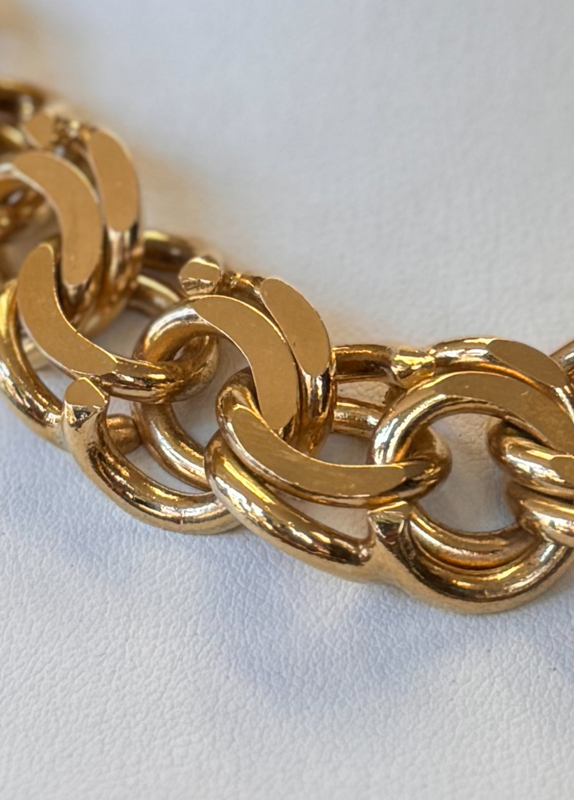 Guy Laroche 80’s Vintage Gold Chunky Necklace Bracelet Set