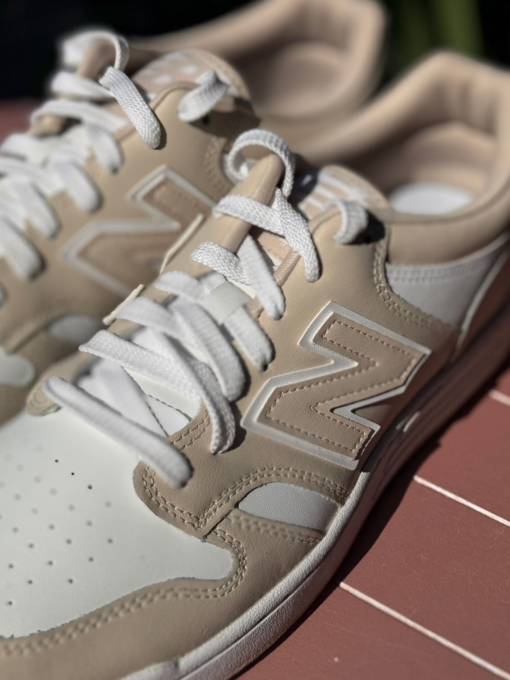 NEW BALANCE Men’s Cream & White Low Top Sneakers Sz. 11