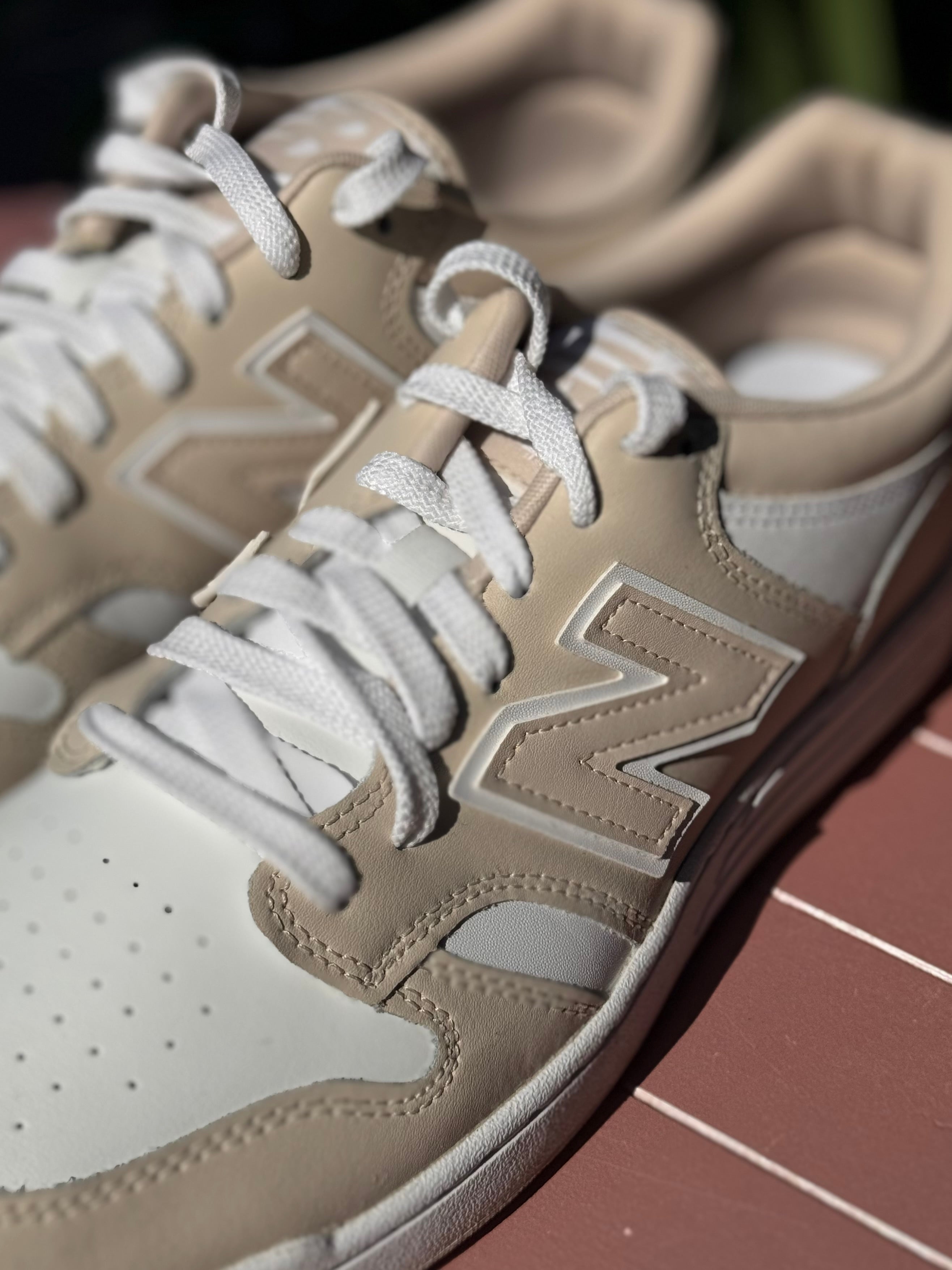 NEW BALANCE Men’s Cream & White Low Top Sneakers Sz. 11