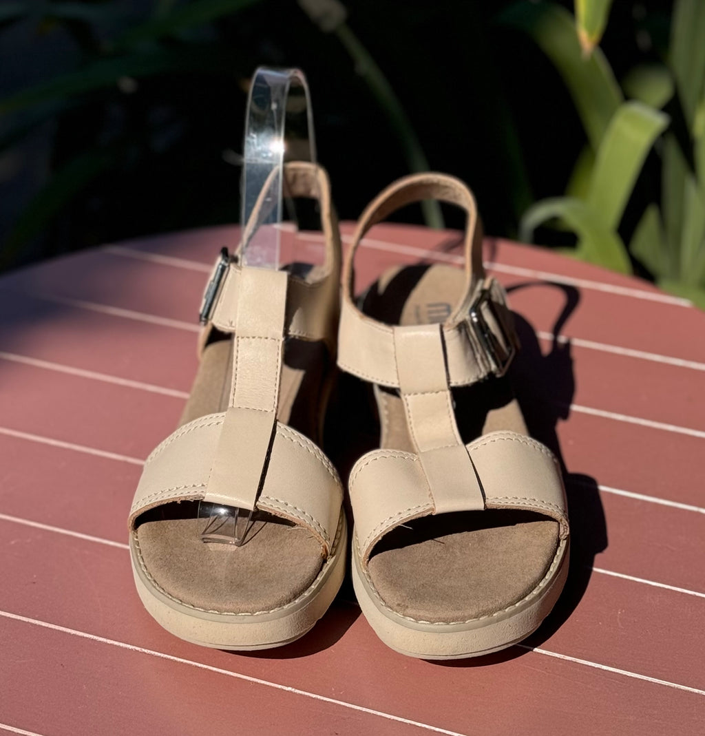 munro Mel Leather Slingback Sandals Sz. 7
