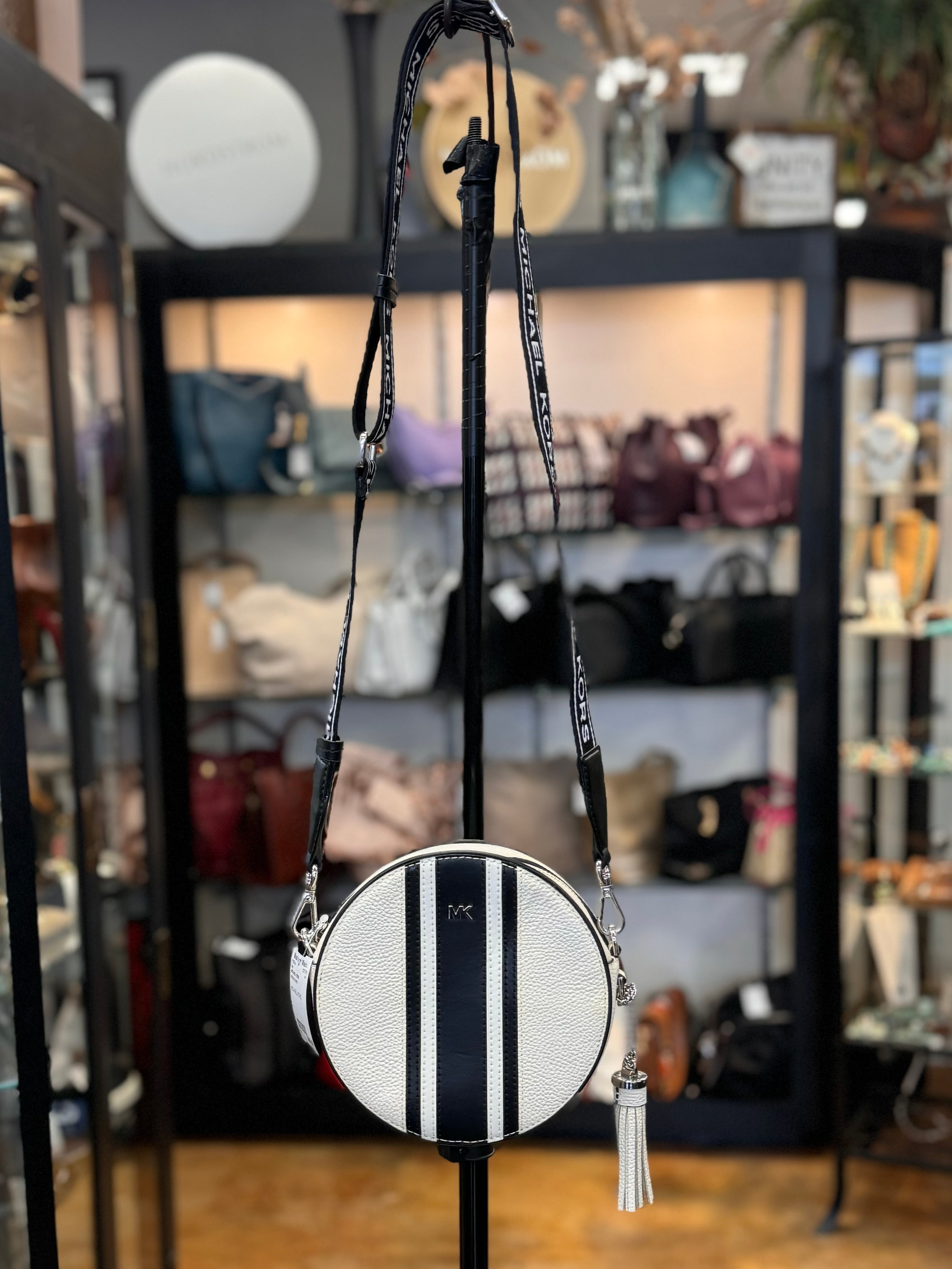 MICHAEL KORS White & Black Leather Canteen Crossbody Bag