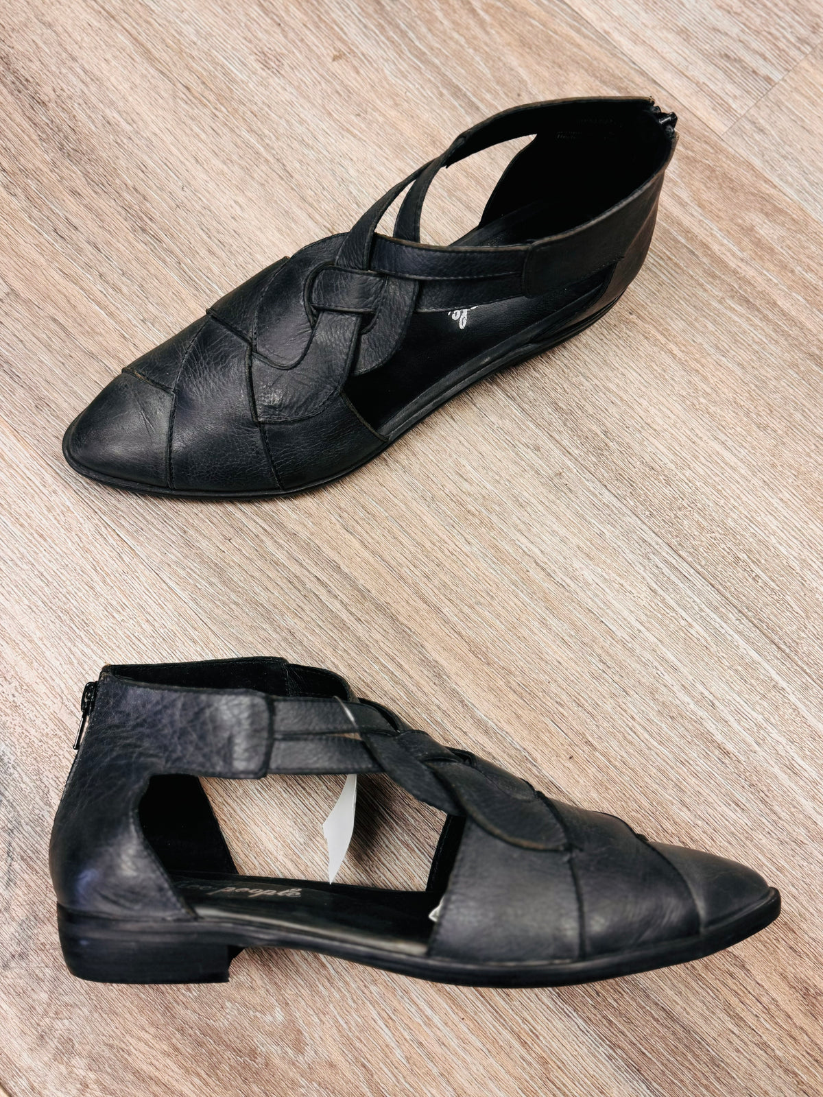 Free People Black Wanderlust Leather Pointed Toe Flats Sz. 40 / 9.5