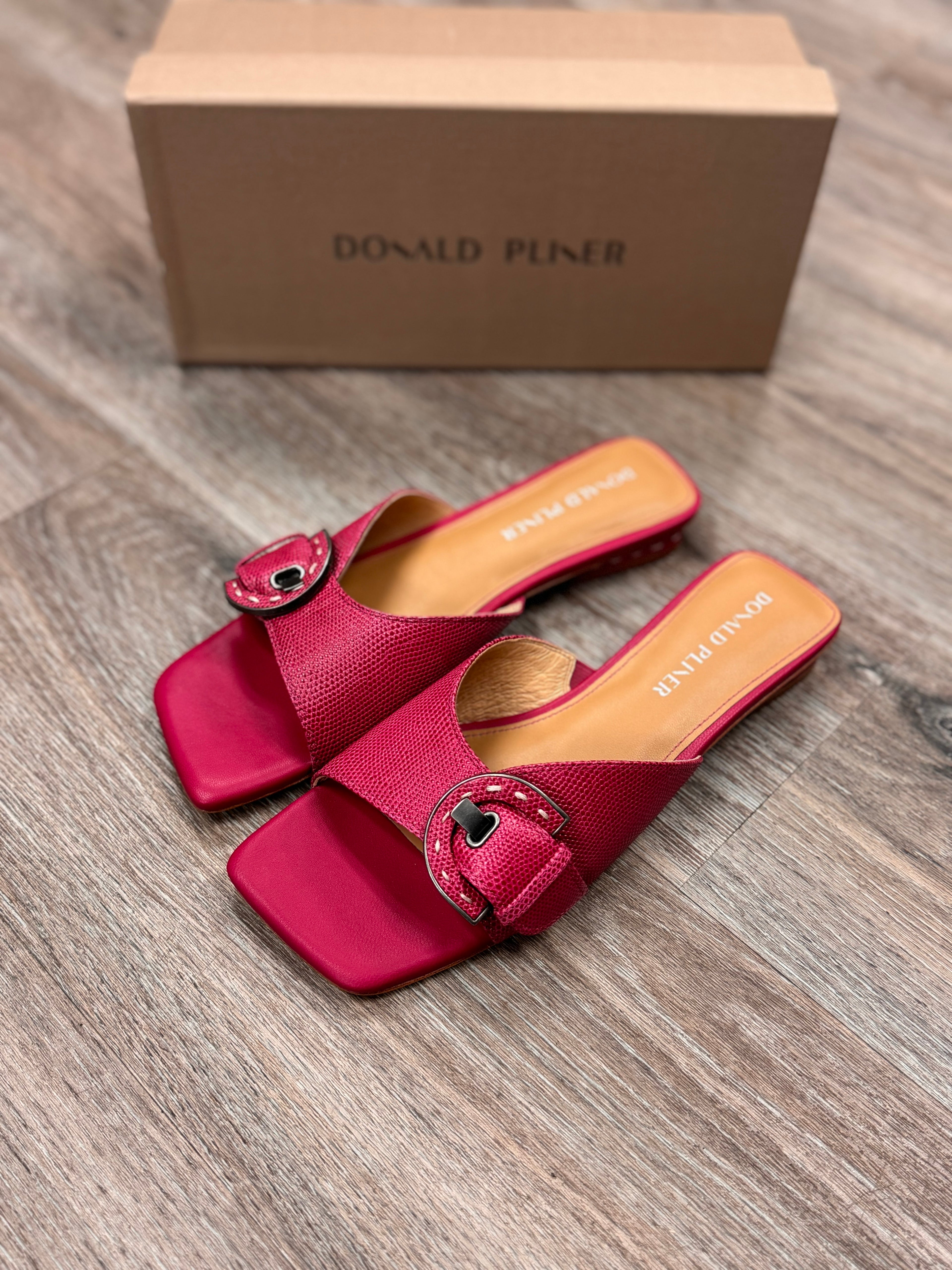 DONALD PLINER Pink Leather Tracie Lizard Print Sandals Sz. 8