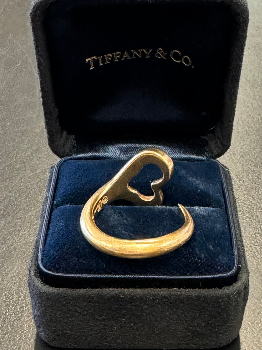 TIFFANY & CO. 18k Yellow Gold ‘Elsa Peretti’ Ring w/Case Sz. 8