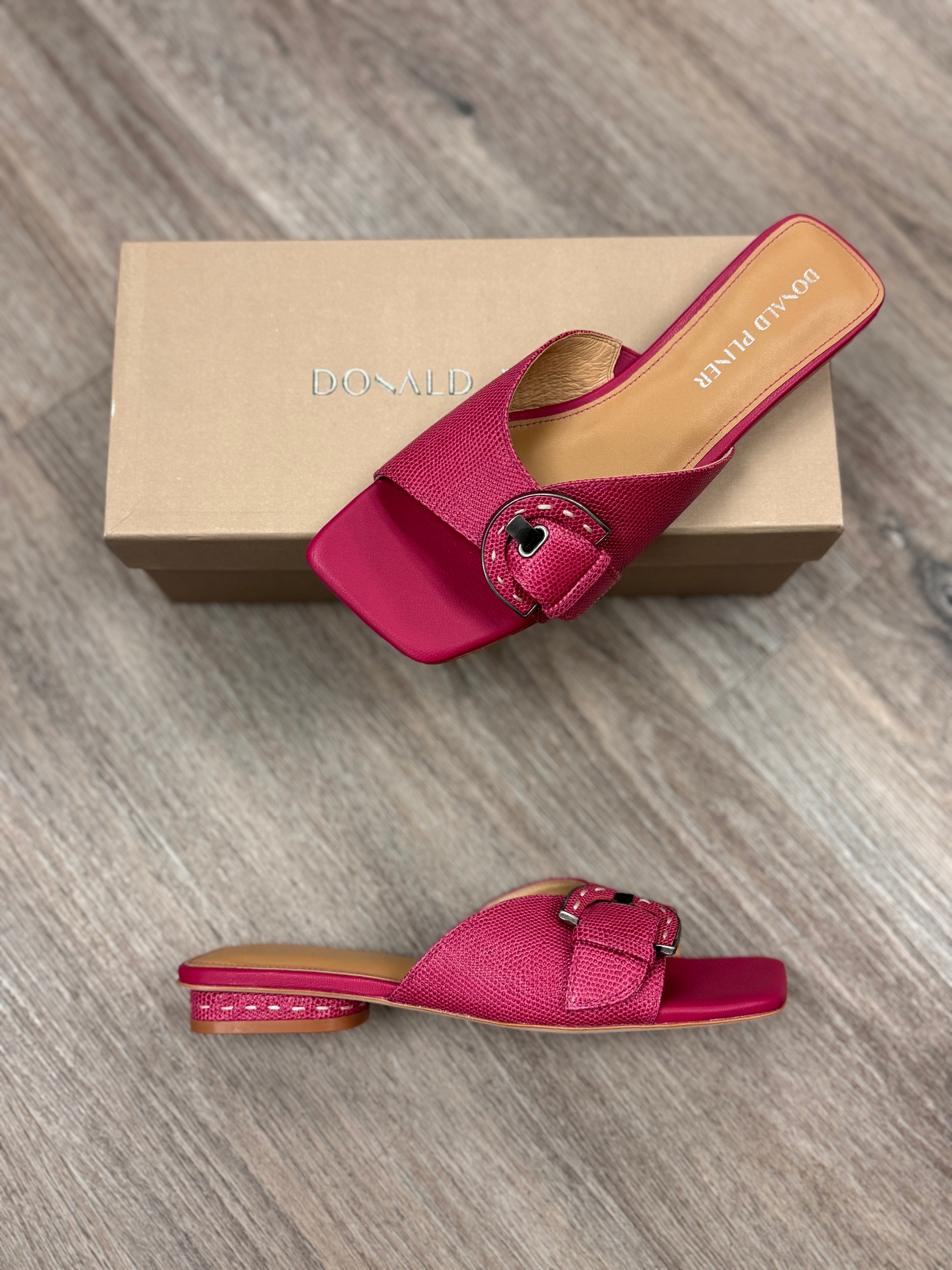 DONALD PLINER Pink Leather Tracie Lizard Print Sandals Sz. 8