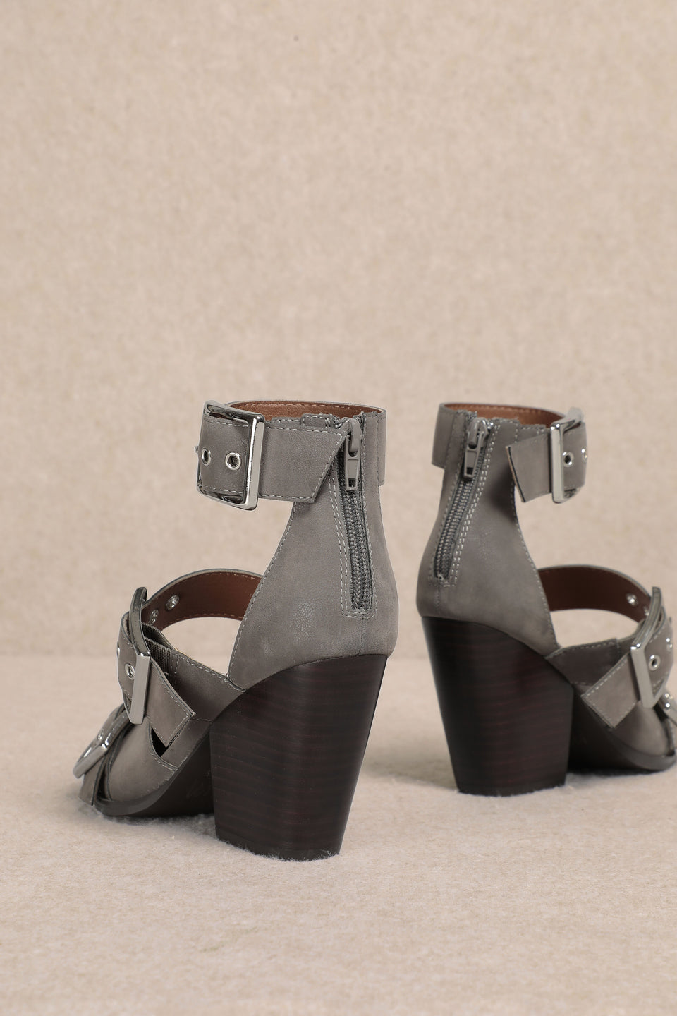 mi.im Grey Hendrix Leather Pointed Toe Ankle Heels Sz. 7