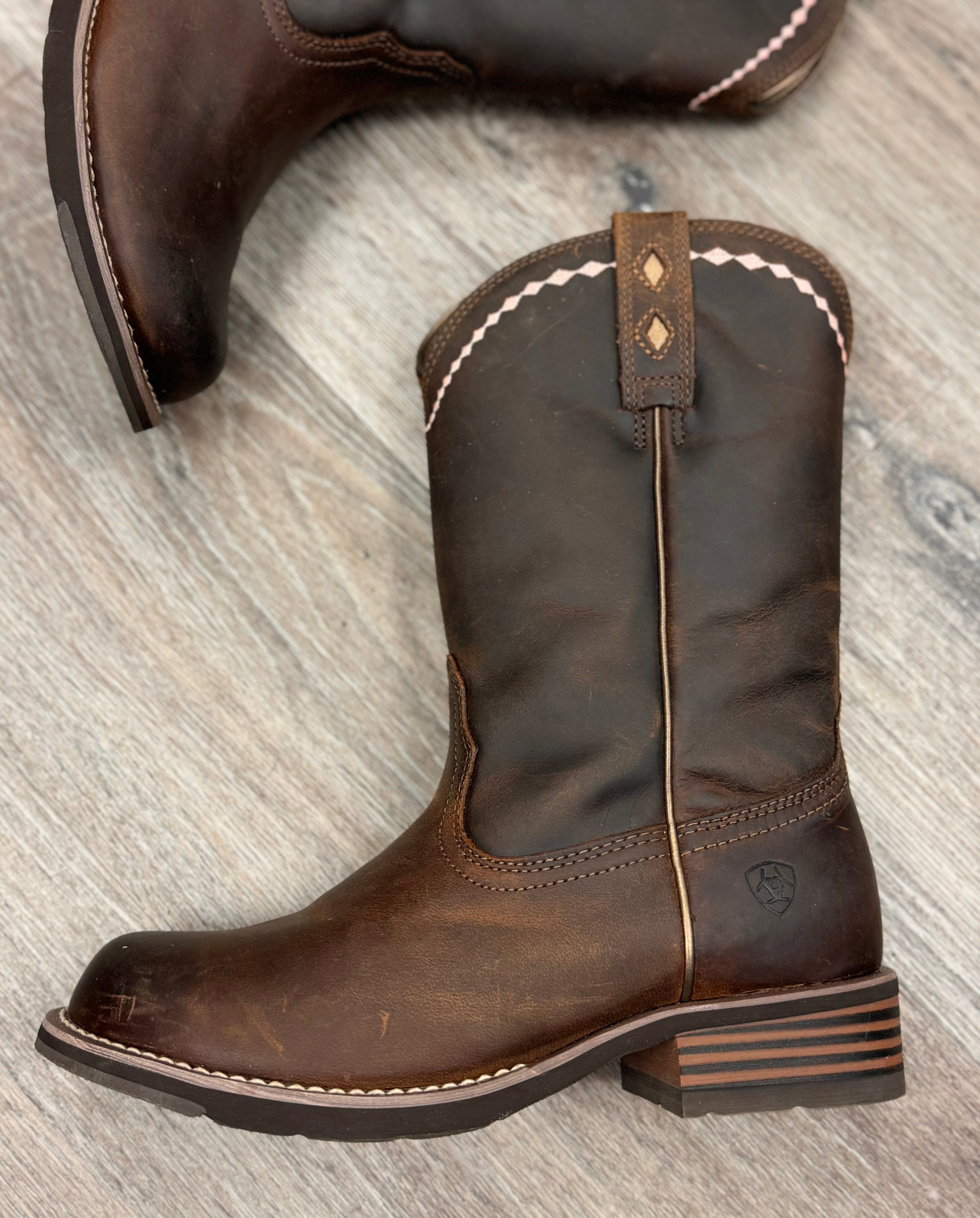 ARIAT Brown Leather Unbridled Roper Western Boots Sz. 8