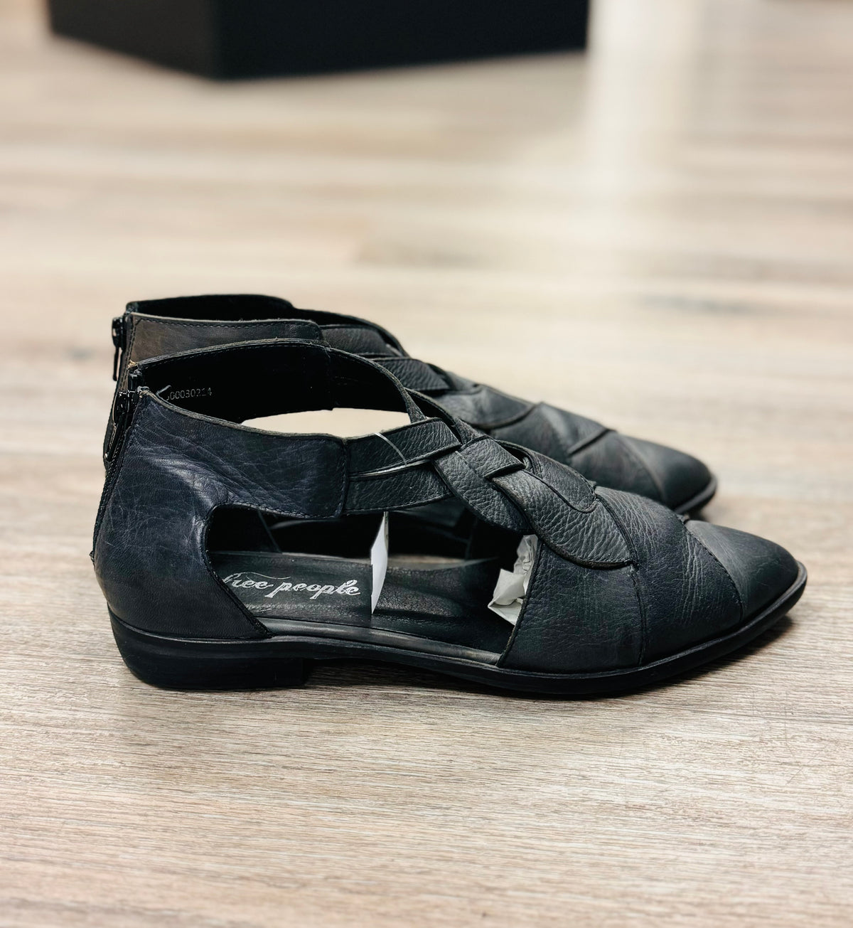Free People Black Wanderlust Leather Pointed Toe Flats Sz. 40 / 9.5