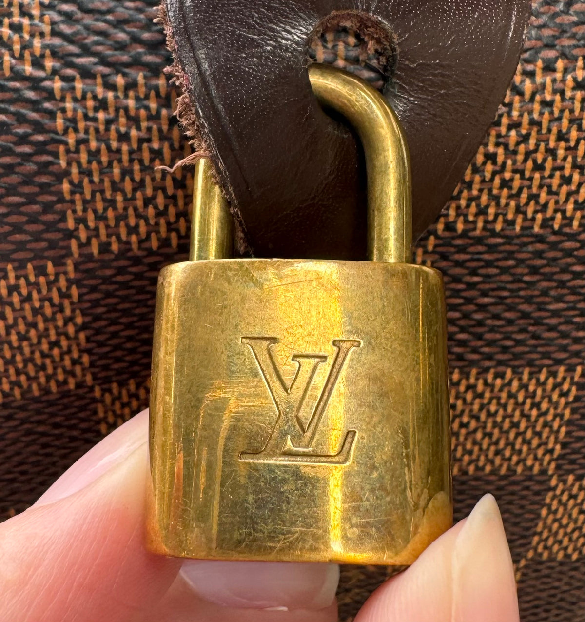 LOUIS VUITTON Damier Ebene Canvas Shoulder Crossbody Bag
