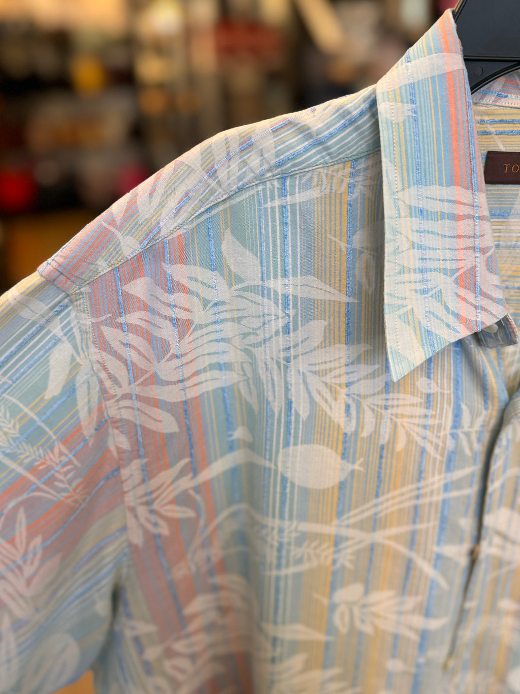 TORI RICHARD Men’s Blue & Multi Vintage Short Sleeve Button Up Shirt - Large