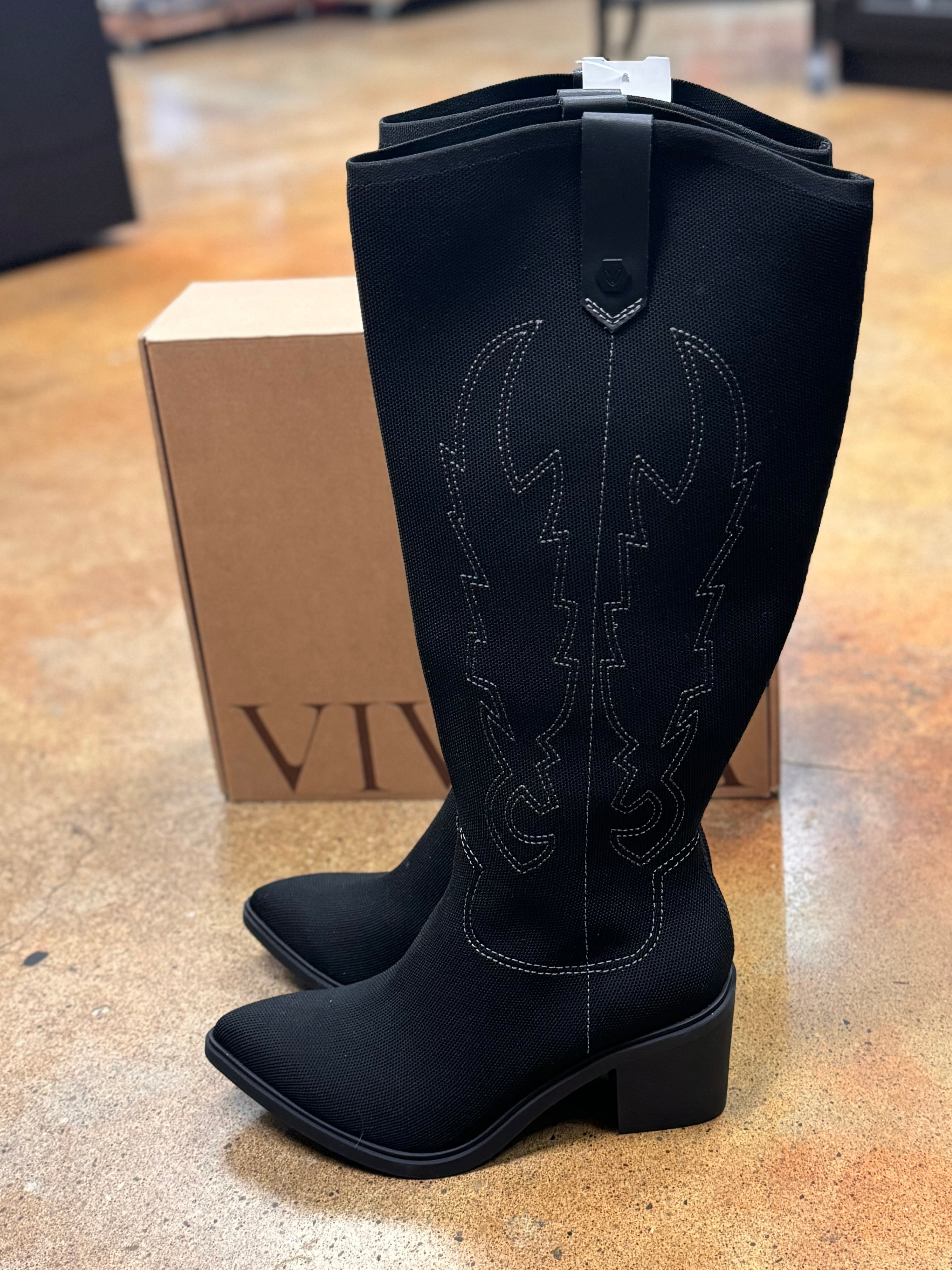 VIVAIA Willow Black Embroidered Western Boots (New w/box) Sz. 8 1/2