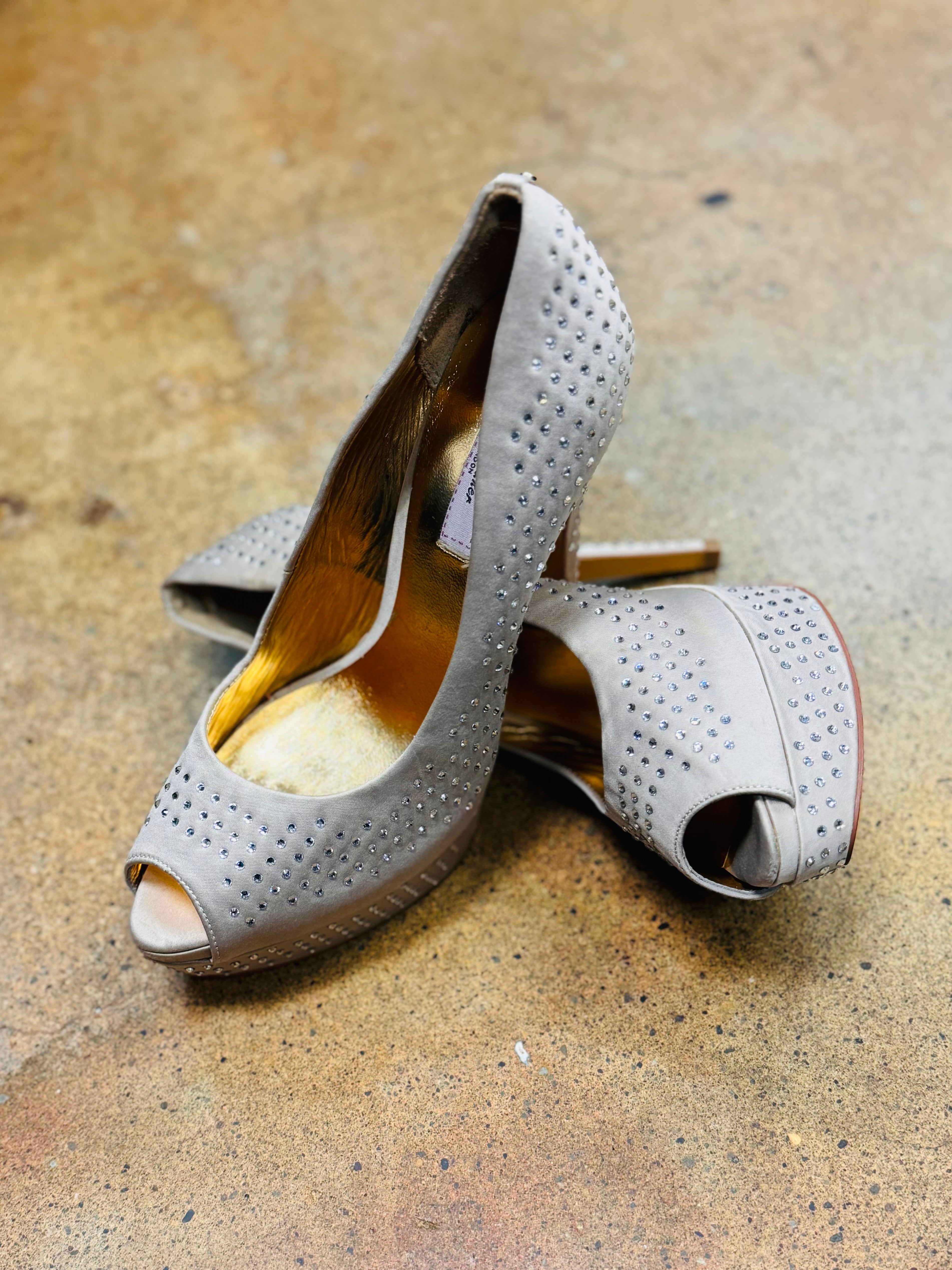 TED BAKER Taupe Studded Peep Toe Heels Sz. 7